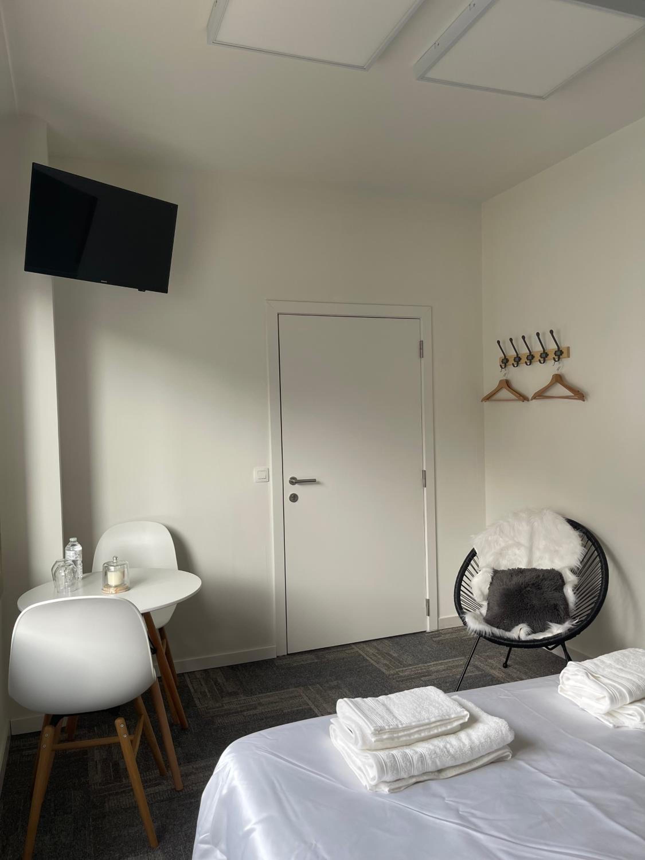 Bruges Vacations - Prachtige kamer in centrum Brugge met badkamer ! - Property Image 3