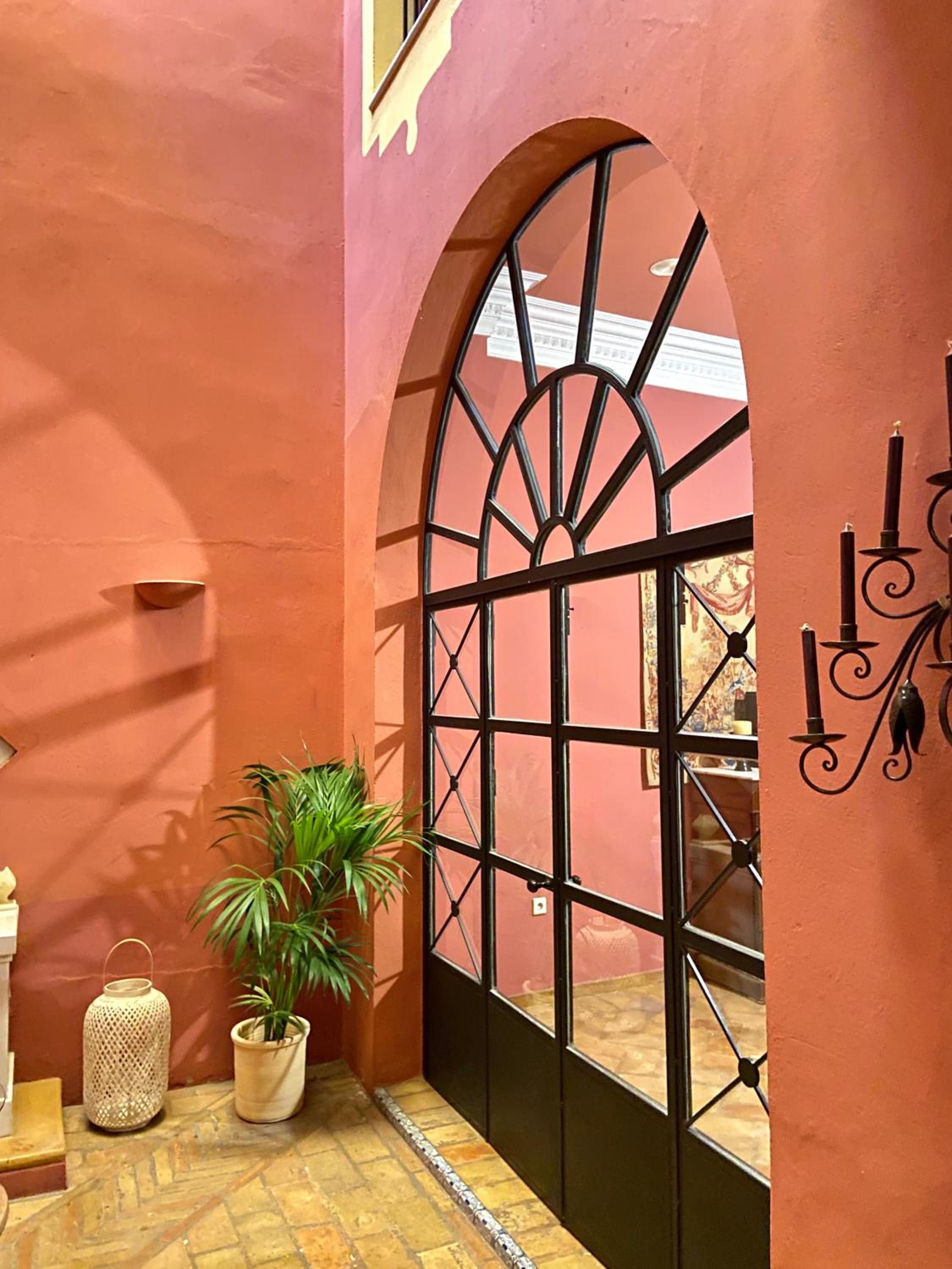 CASA PALACIO SXVIII CON PISCINA en centro histórico de SEVILLA