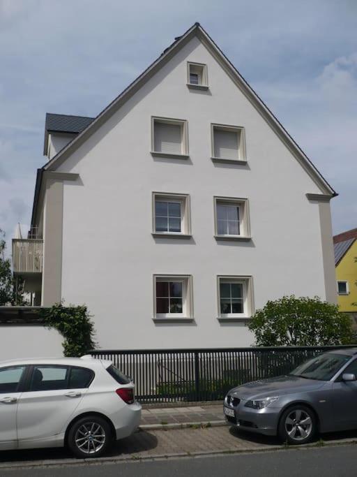 super zentral begehrte Wohnlage Parkplatz vor Haus