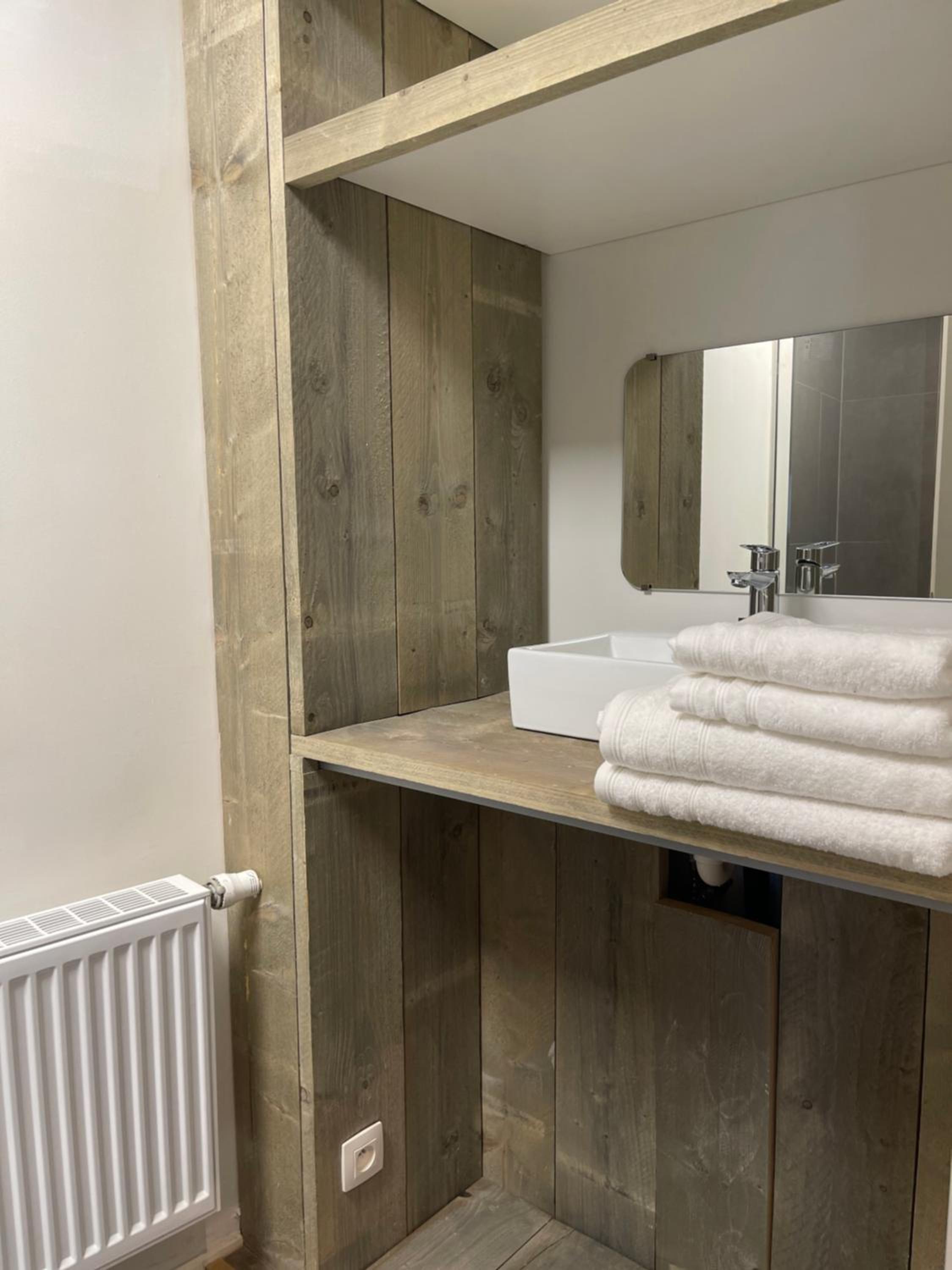Bruges Vacations - Prachtige kamer in centrum Brugge met badkamer ! - Property Image 10