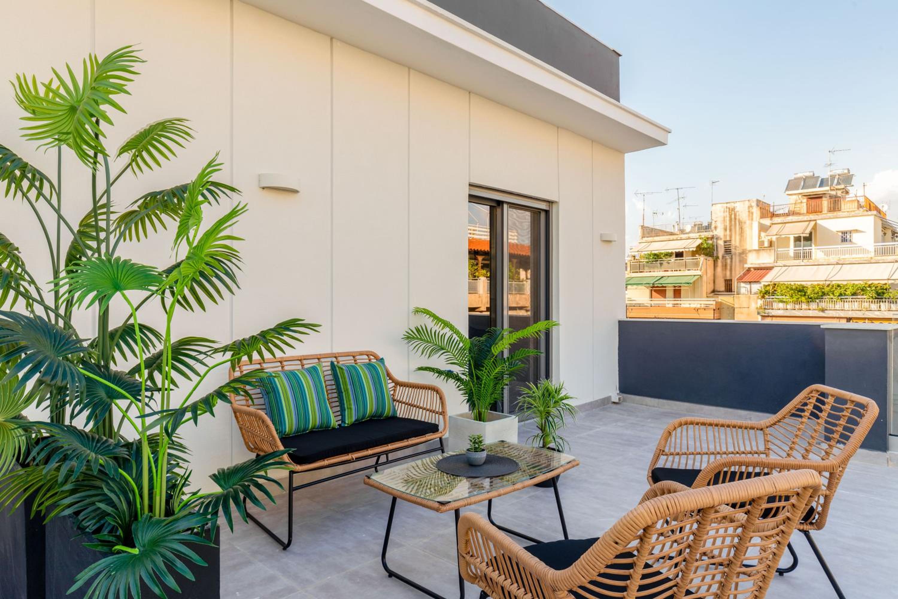 IO SUITES