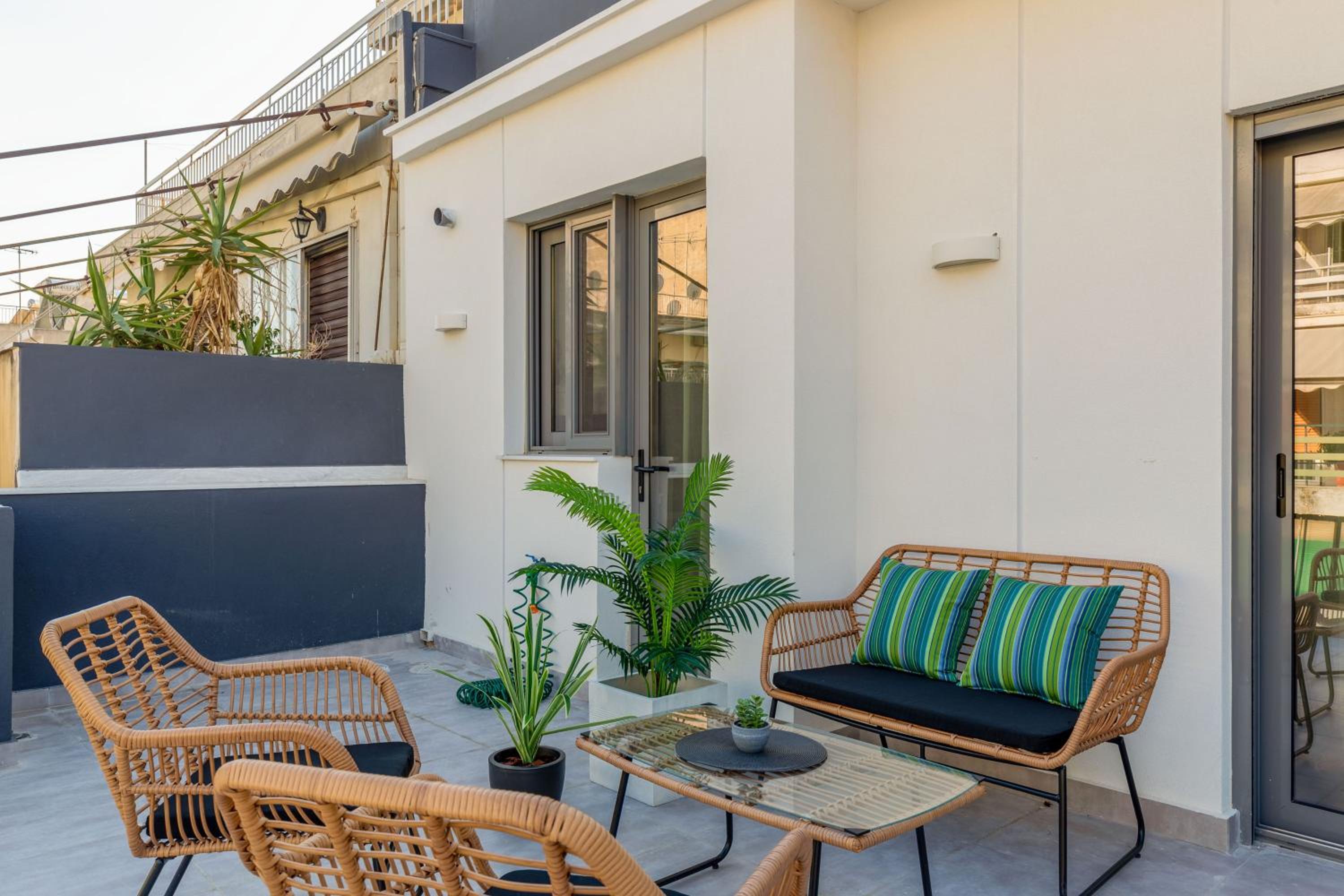 IO SUITES