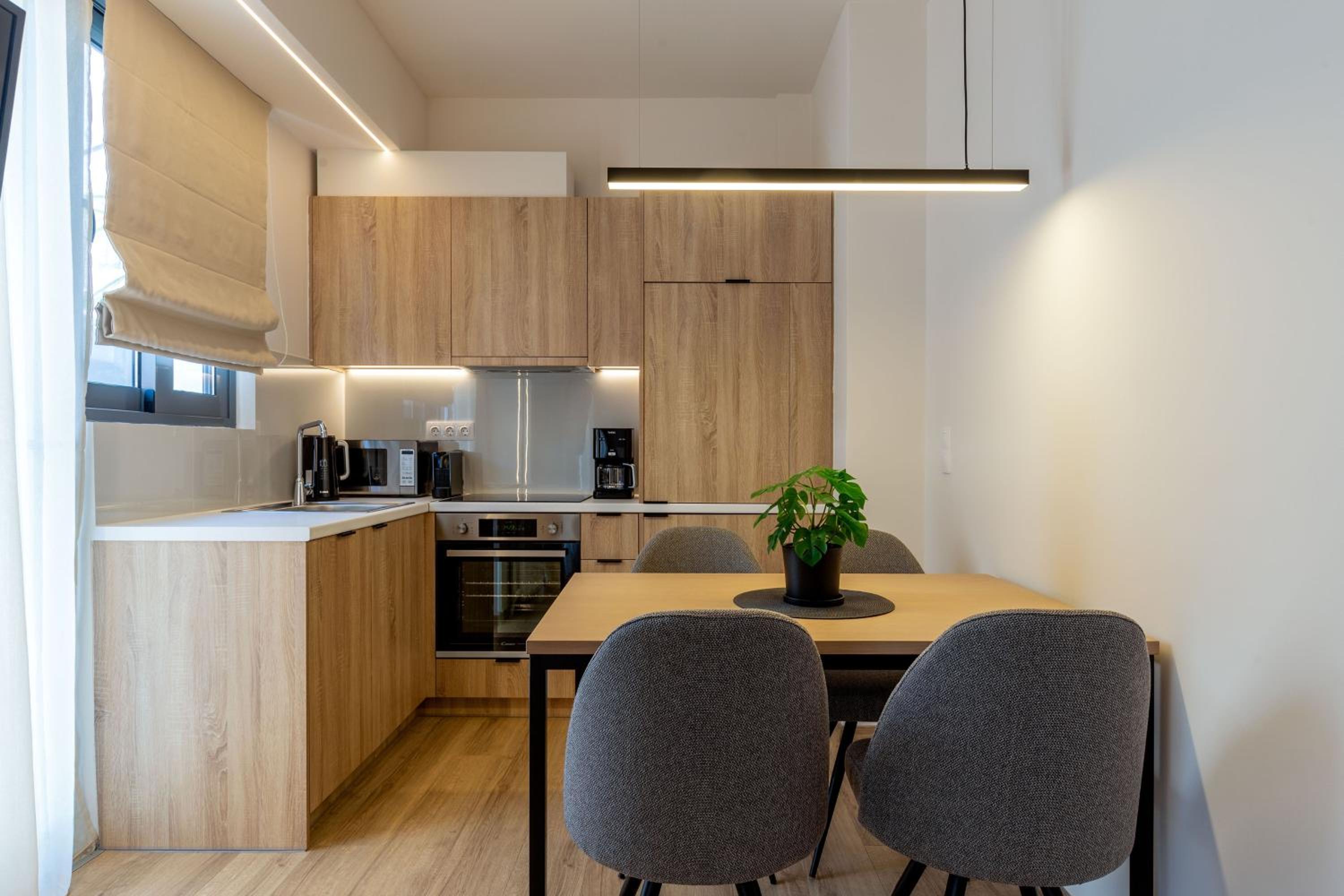 IO SUITES