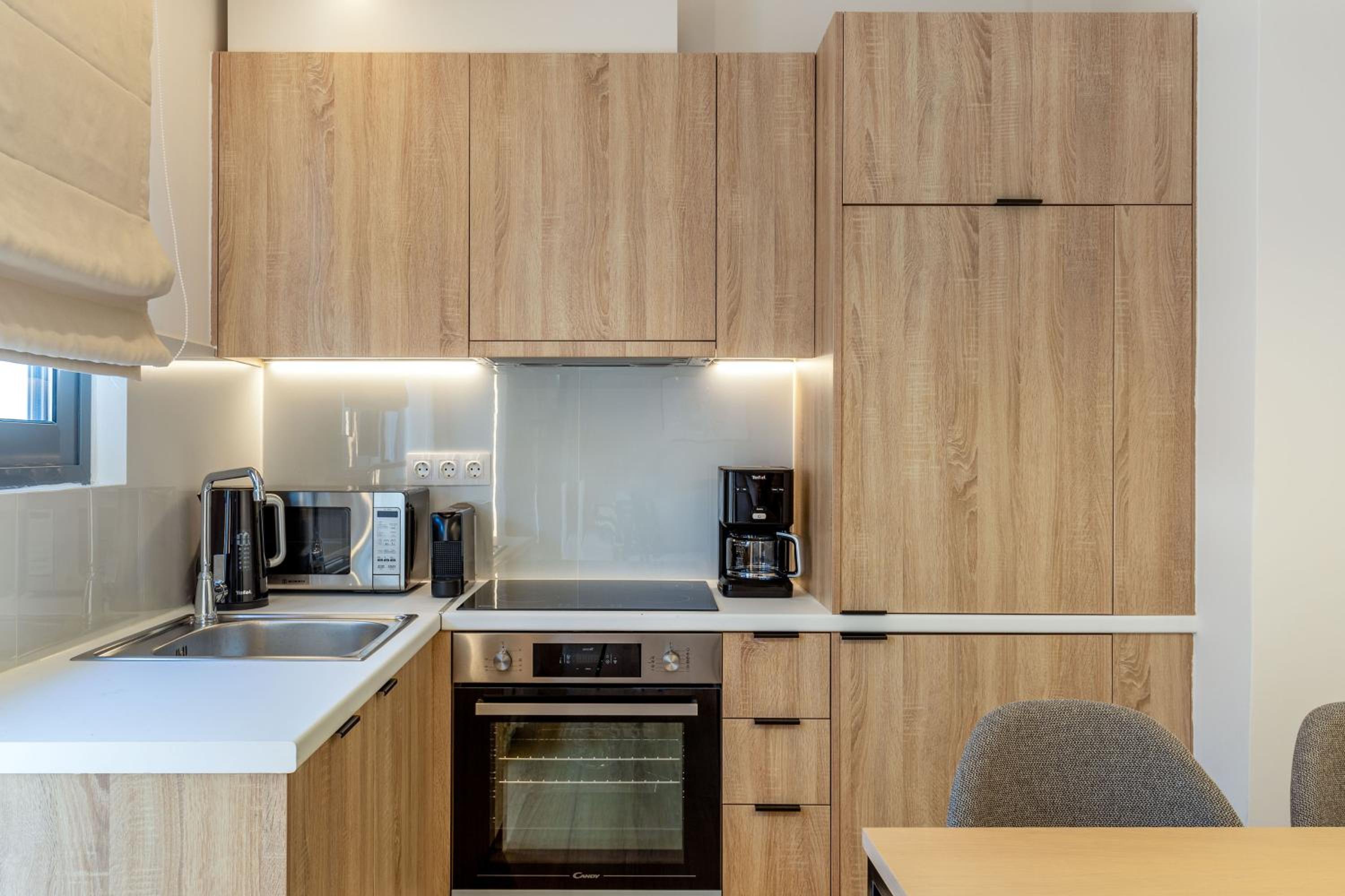 IO SUITES