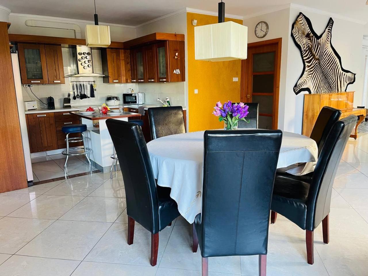 RoseHill Garden Family Villa with a Great Budapest View