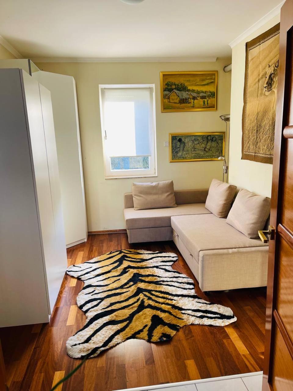 RoseHill Garden Family Villa with a Great Budapest View