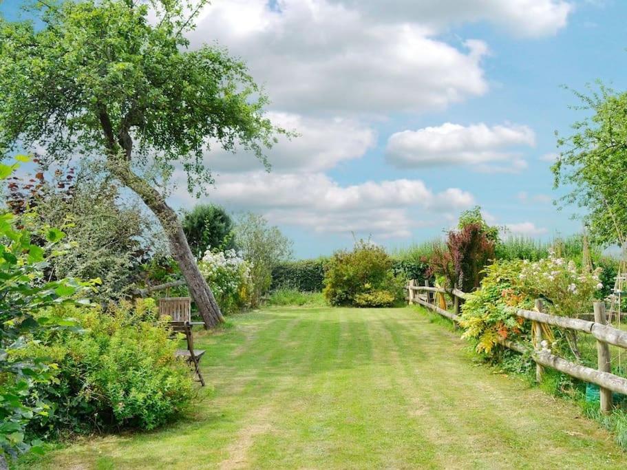 Ferndale Cottage Devon view 3