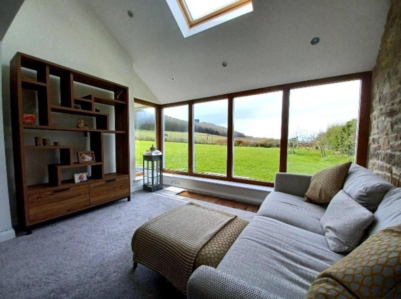 3 Bed Cottage-Sleeps 6-Country Views-Pet friendly