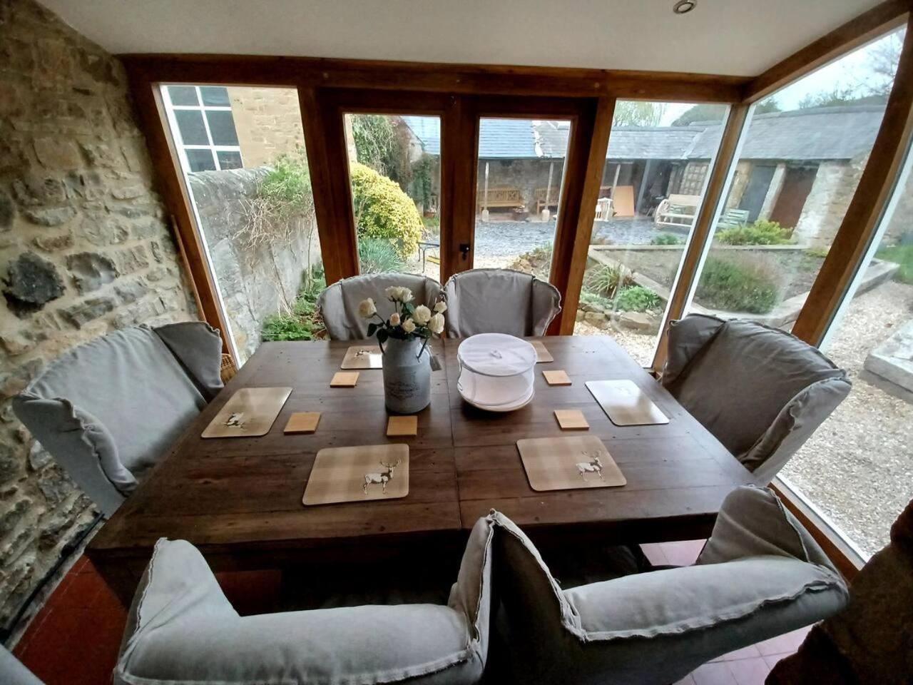 3 Bed Cottage-Sleeps 6-Country Views-Pet friendly, photo 9