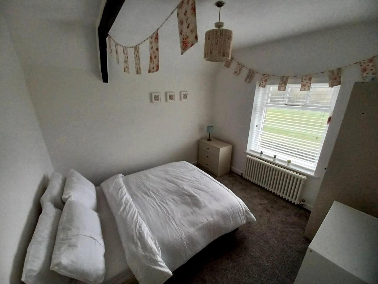 3 Bed Cottage-Sleeps 6-Country Views-Pet friendly, photo 34