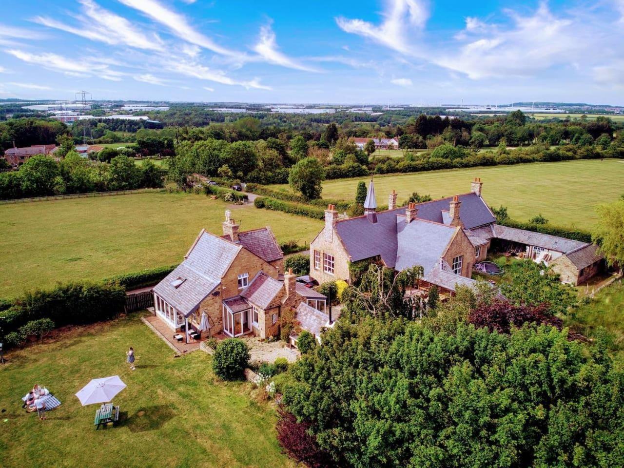 3 Bed Cottage-Sleeps 6-Country Views-Pet friendly