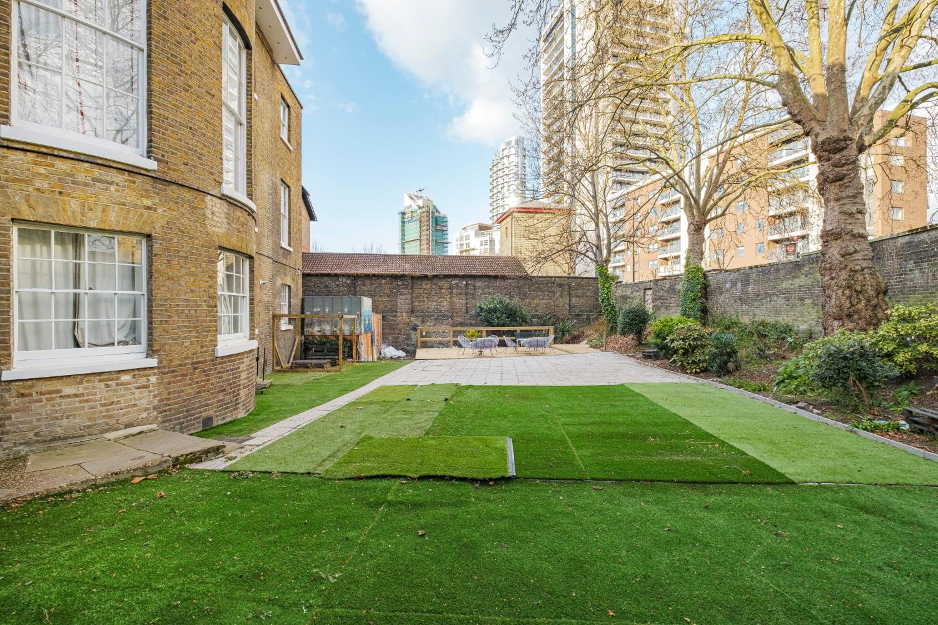 Larger Groups Apartment with Garden and Parking view 2