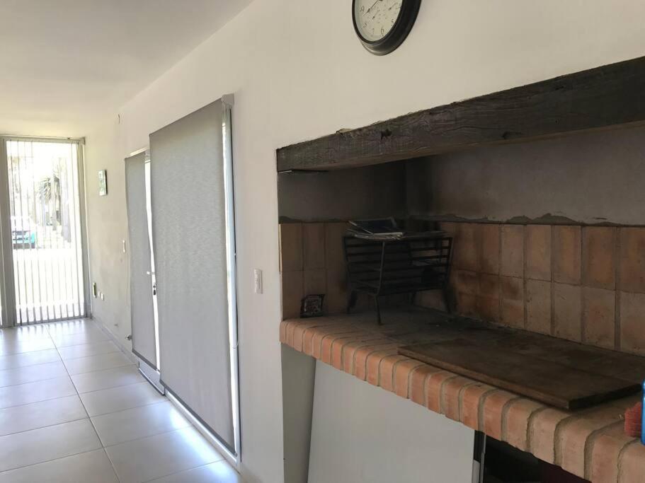Casa frente al lago en barrio privado