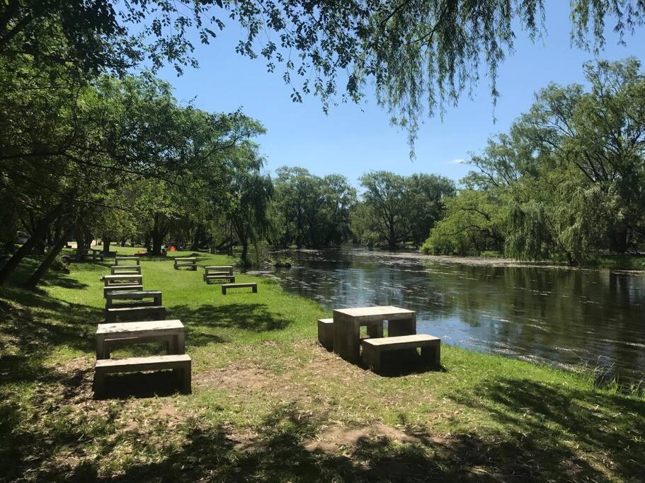 Casa frente al lago en barrio privado