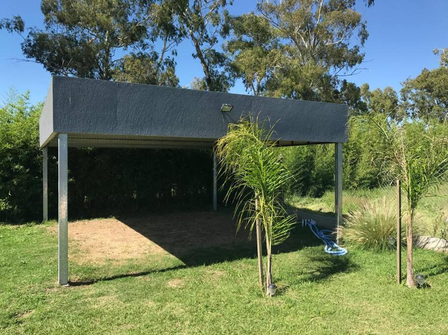Casa frente al lago en barrio privado