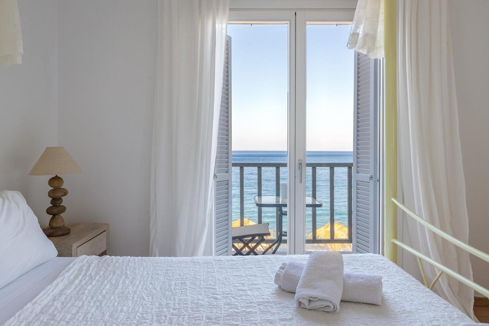 Uno Luxury Apartment with Sea view