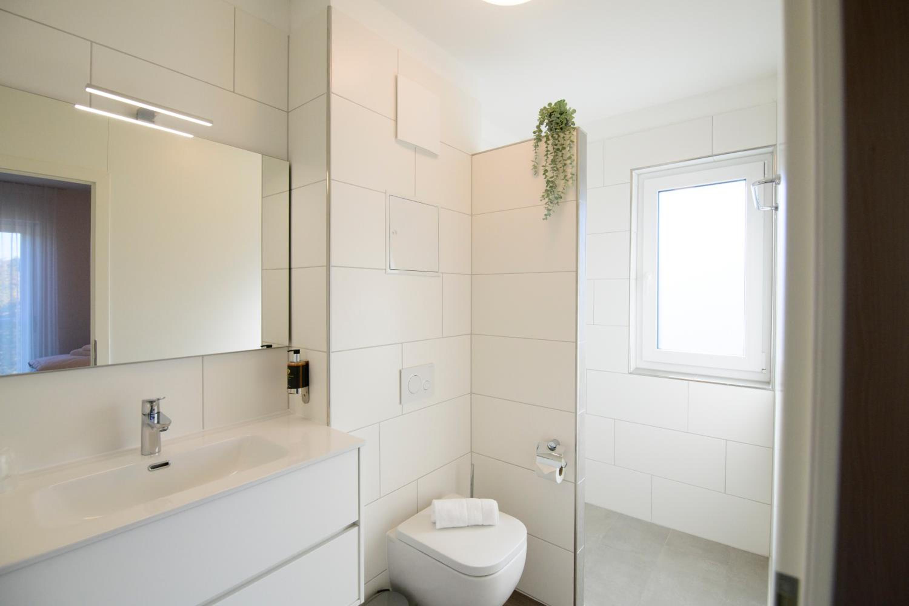 Smart Stay Aparthotel Saarbrucken Sud - Self-Check-In - Free Parking - Property Image 45