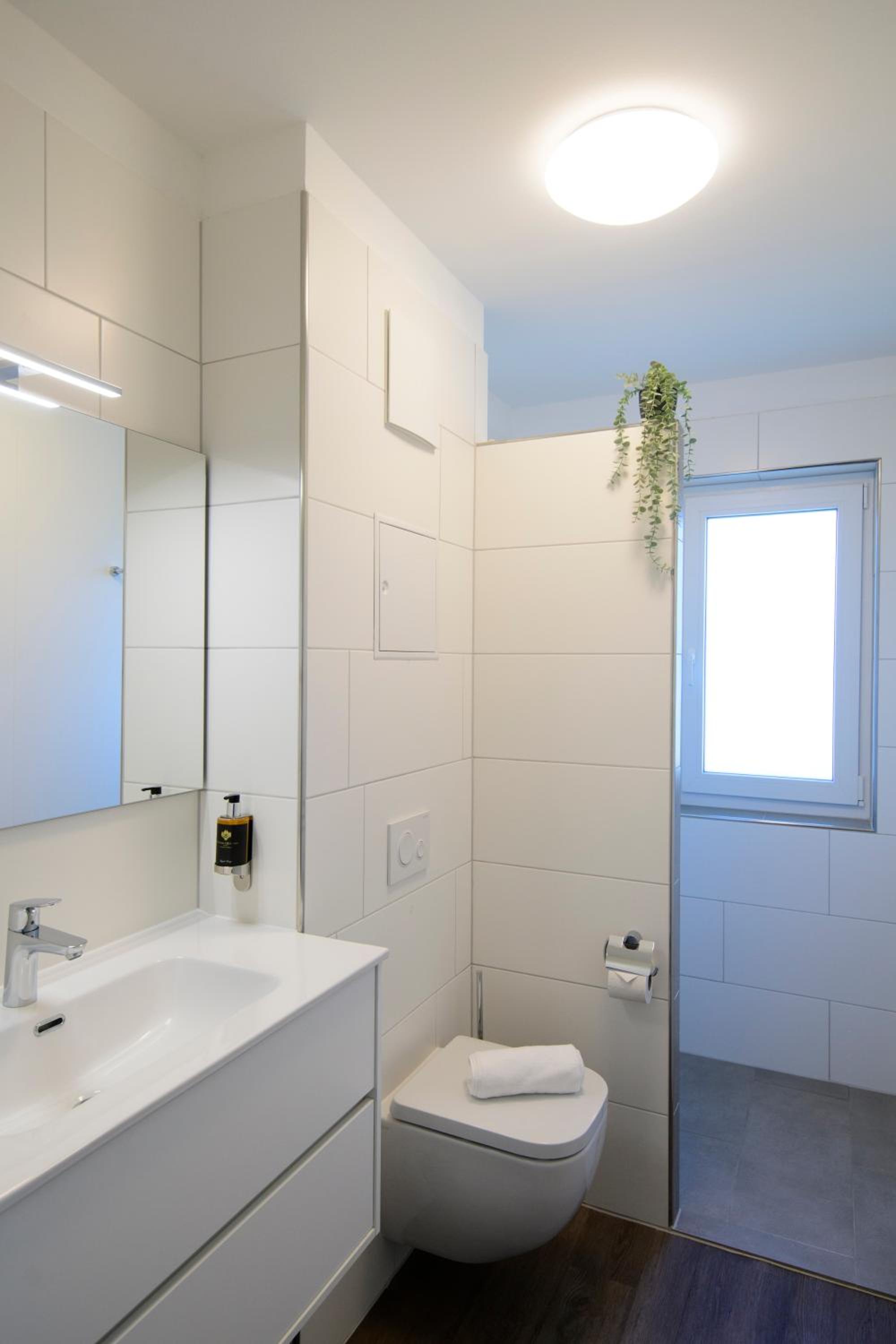 Smart Stay Aparthotel Saarbrucken Sud - Self-Check-In - Free Parking - Property Image 19