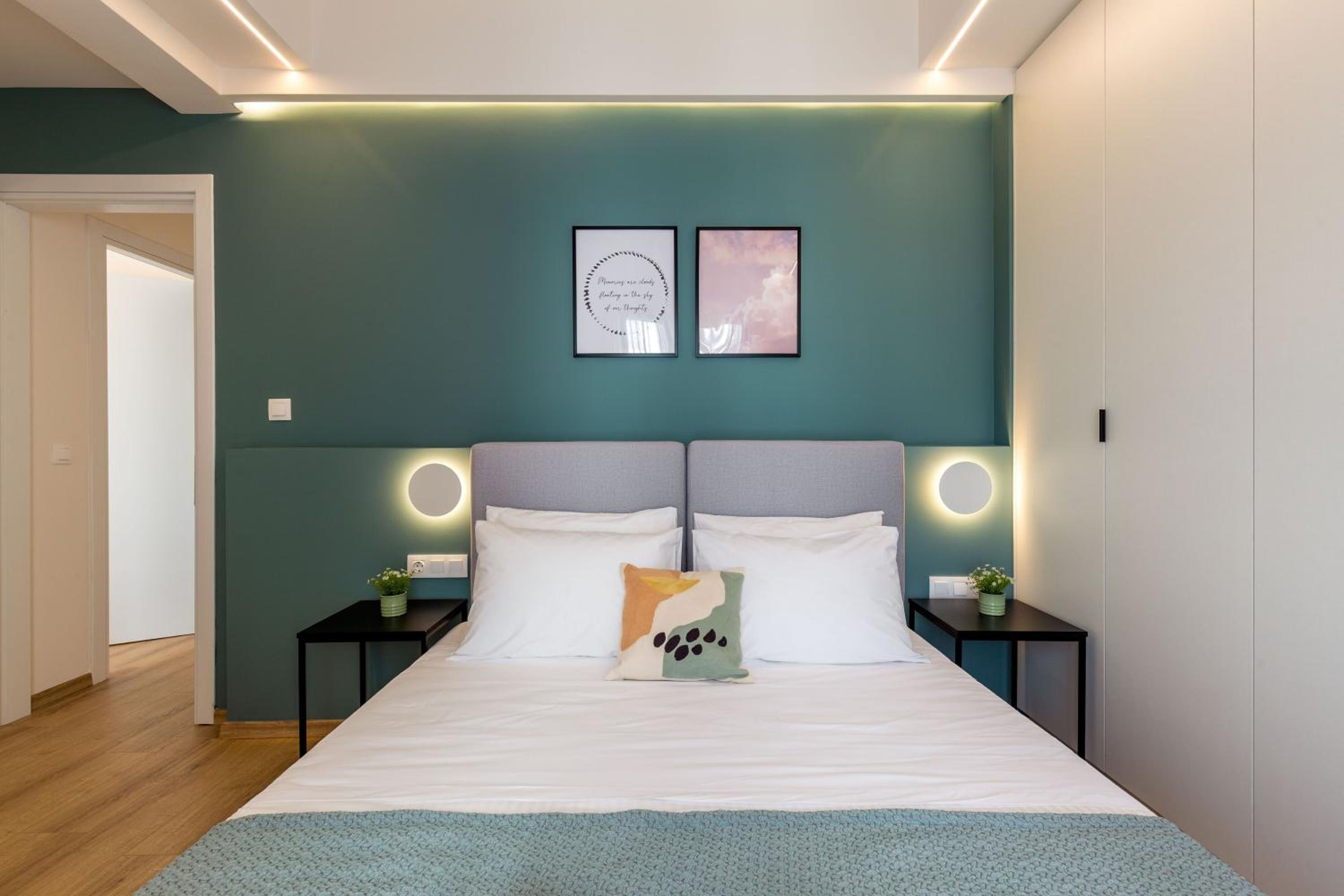 IO SUITES
