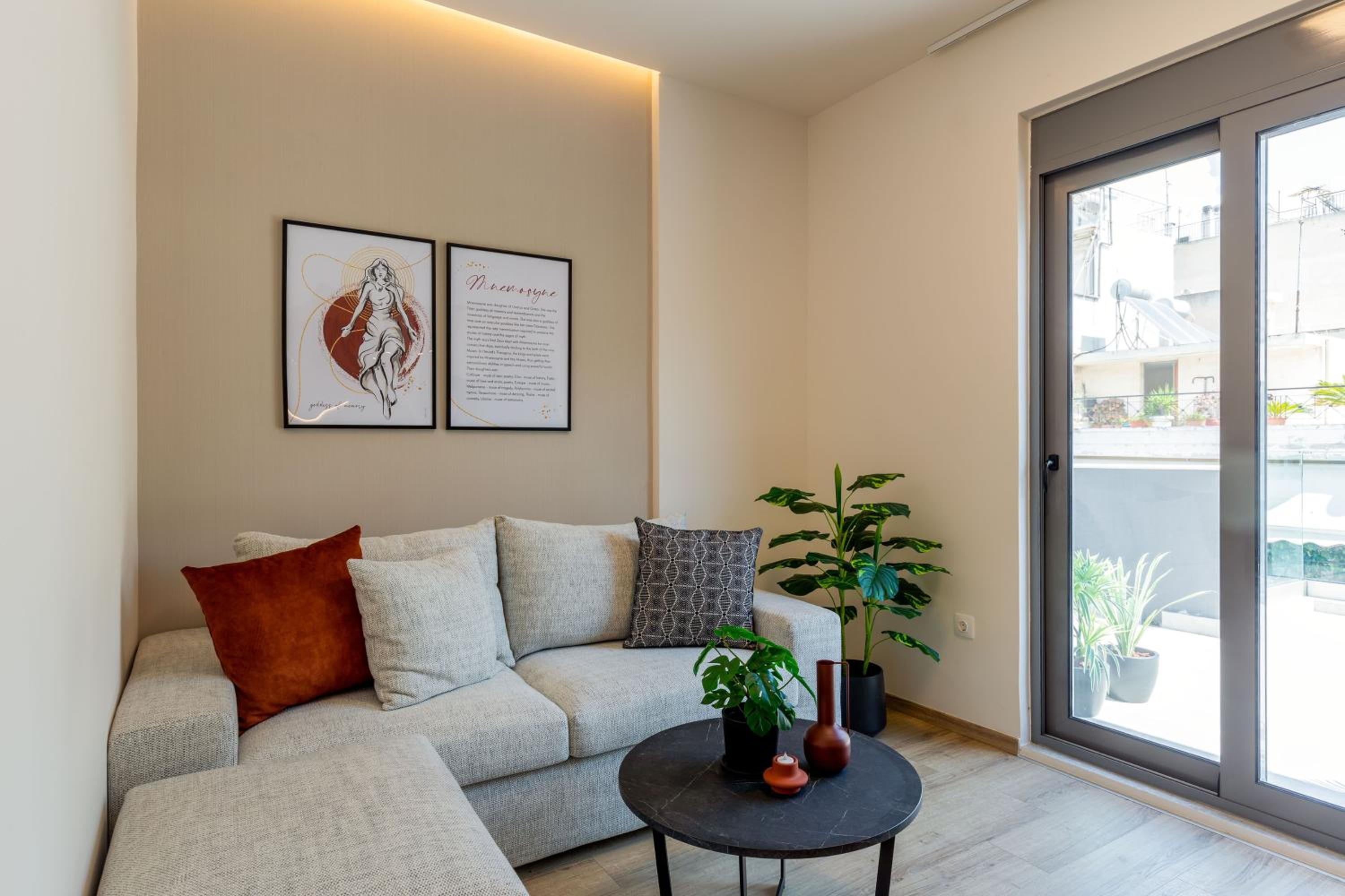 IO SUITES