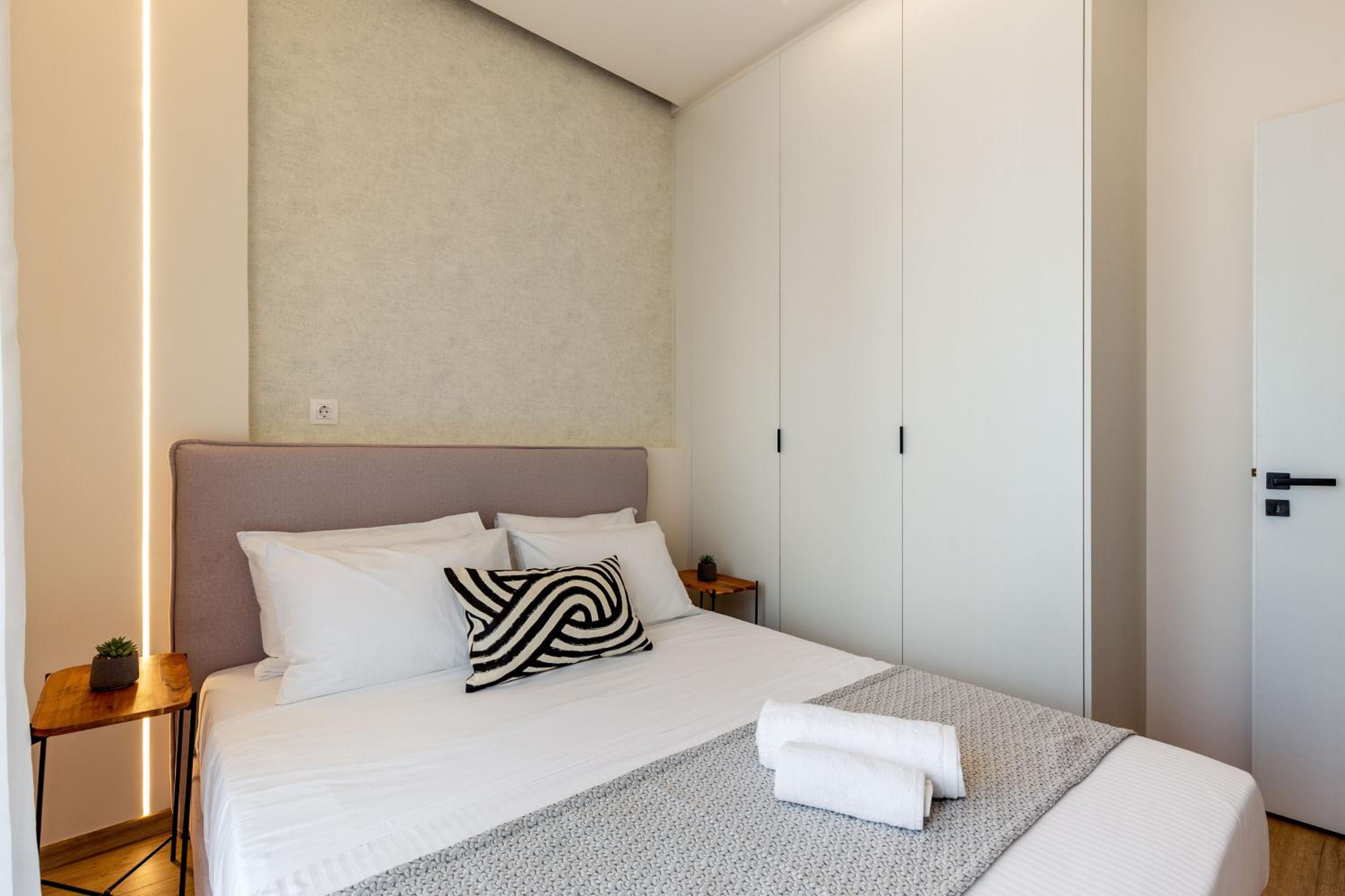 IO SUITES