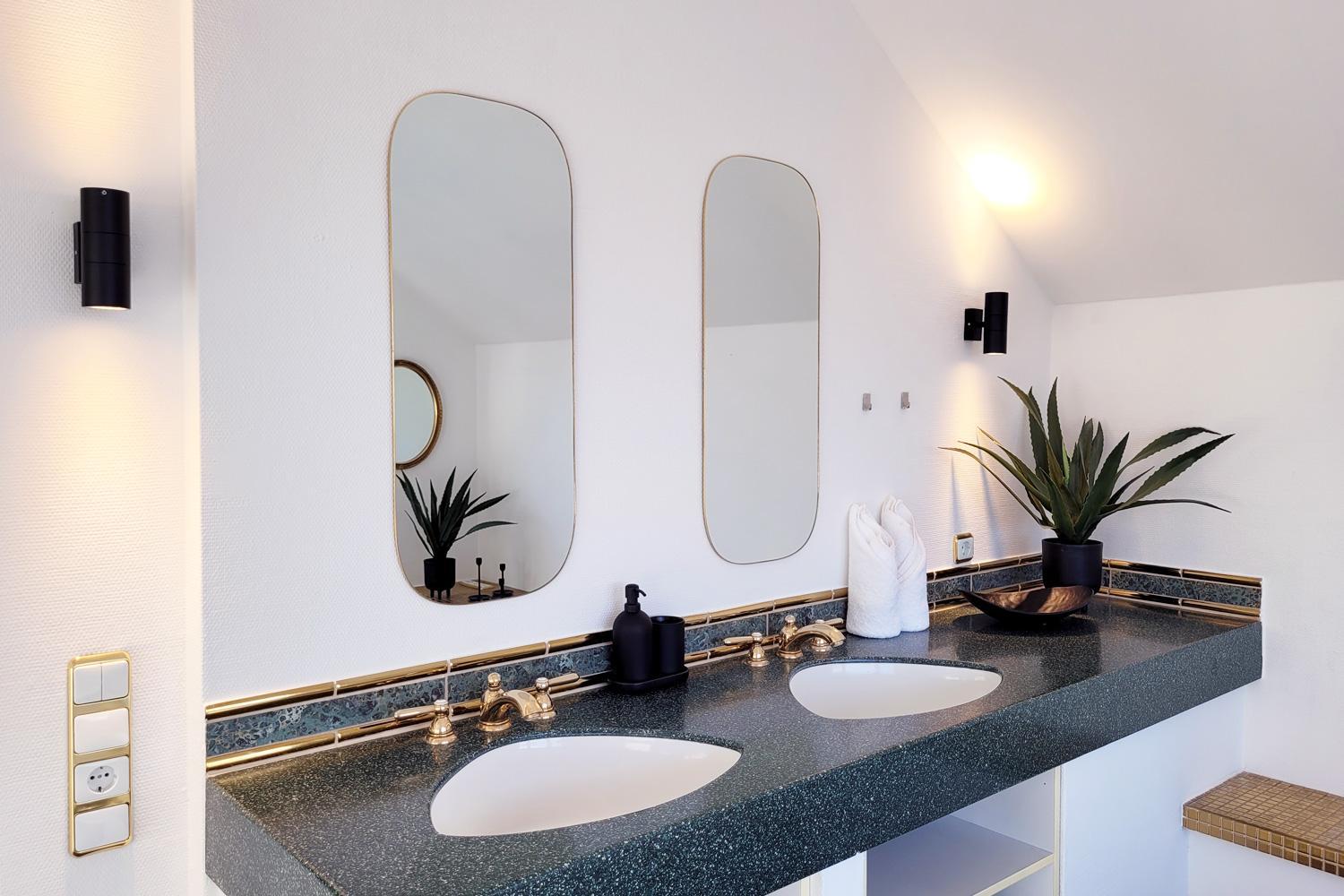 Große Penthouse Ferienwohnung mit Meerblick, Sonnenterrasse & Luxusbad von 