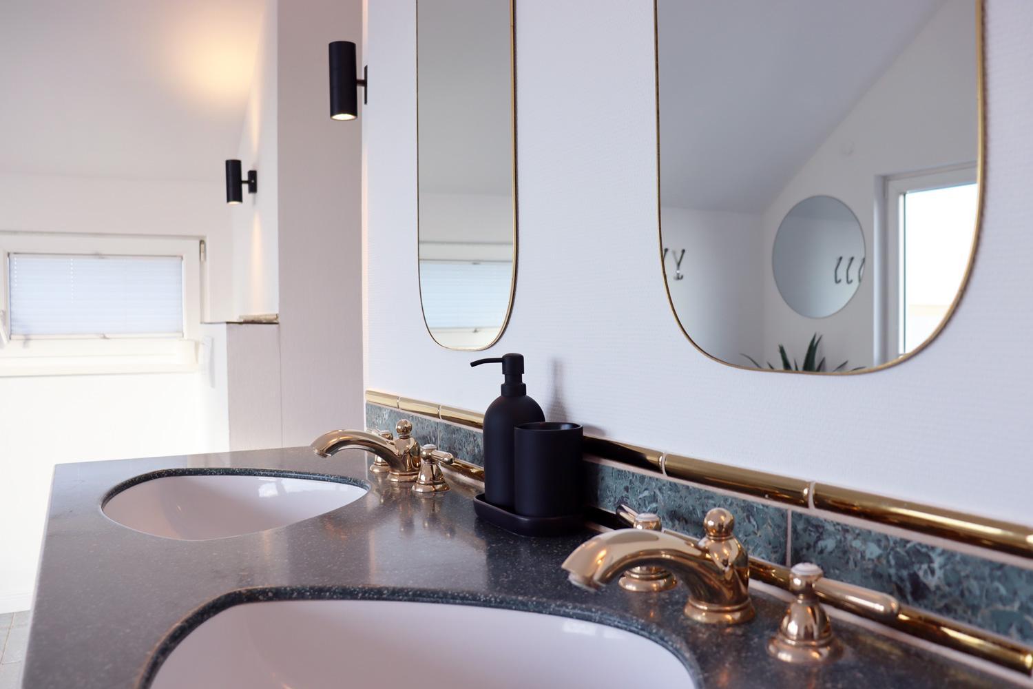 Große Penthouse Ferienwohnung mit Meerblick, Sonnenterrasse & Luxusbad von 