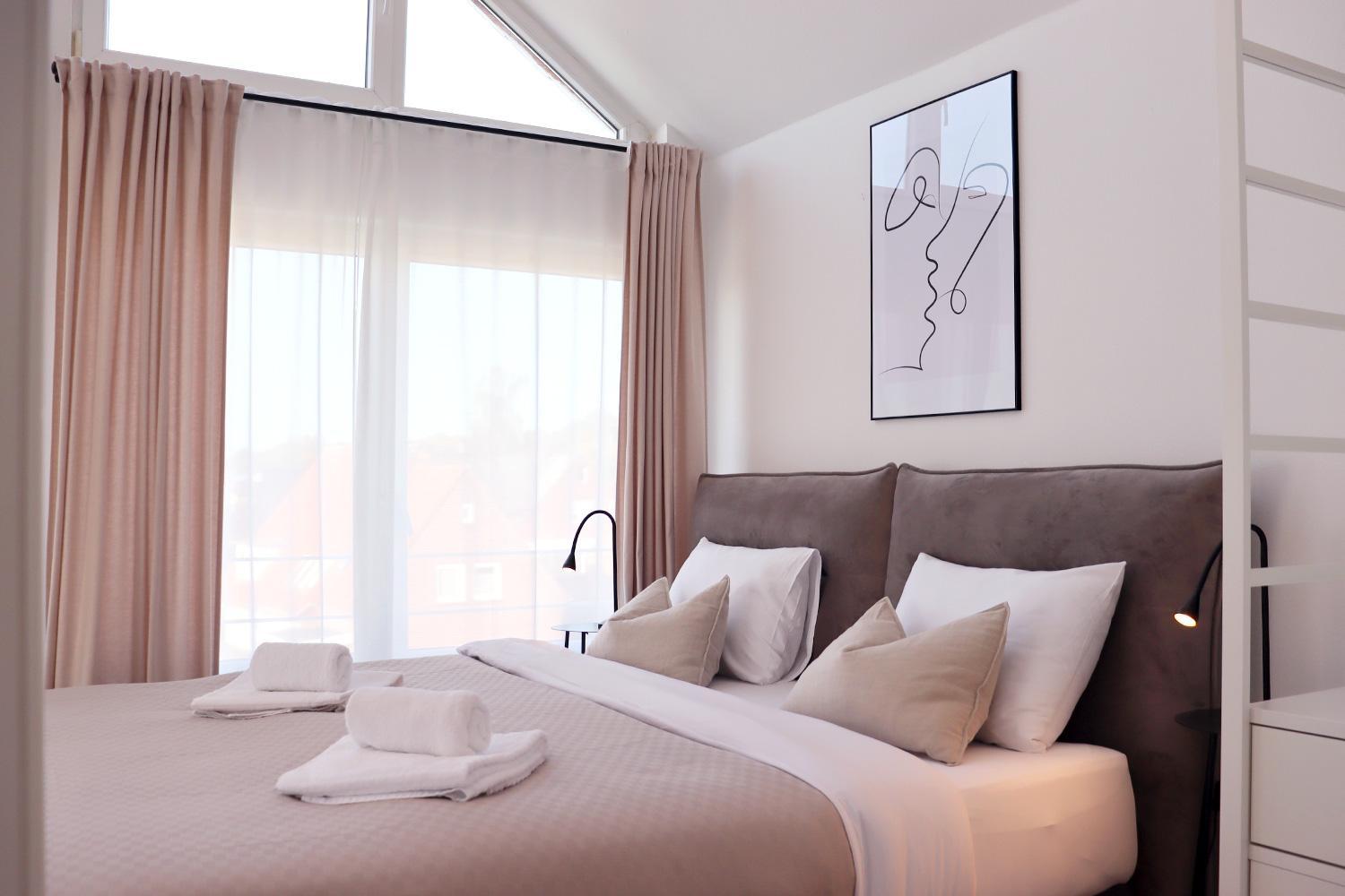 Große Penthouse Ferienwohnung mit Meerblick, Sonnenterrasse & Luxusbad von 