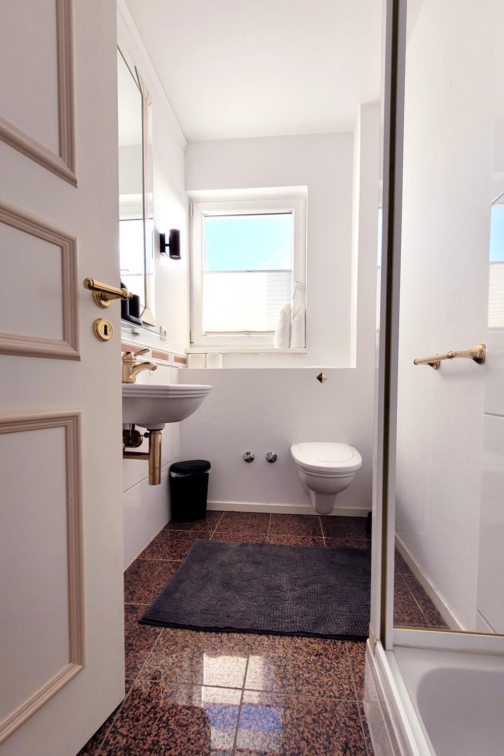 Große Penthouse Ferienwohnung mit Meerblick, Sonnenterrasse & Luxusbad von 