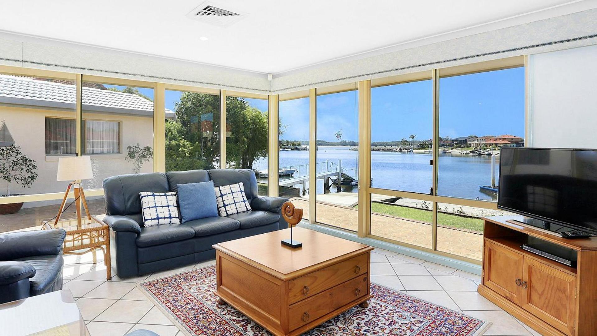Blue Mariner, 16 Mariners Way