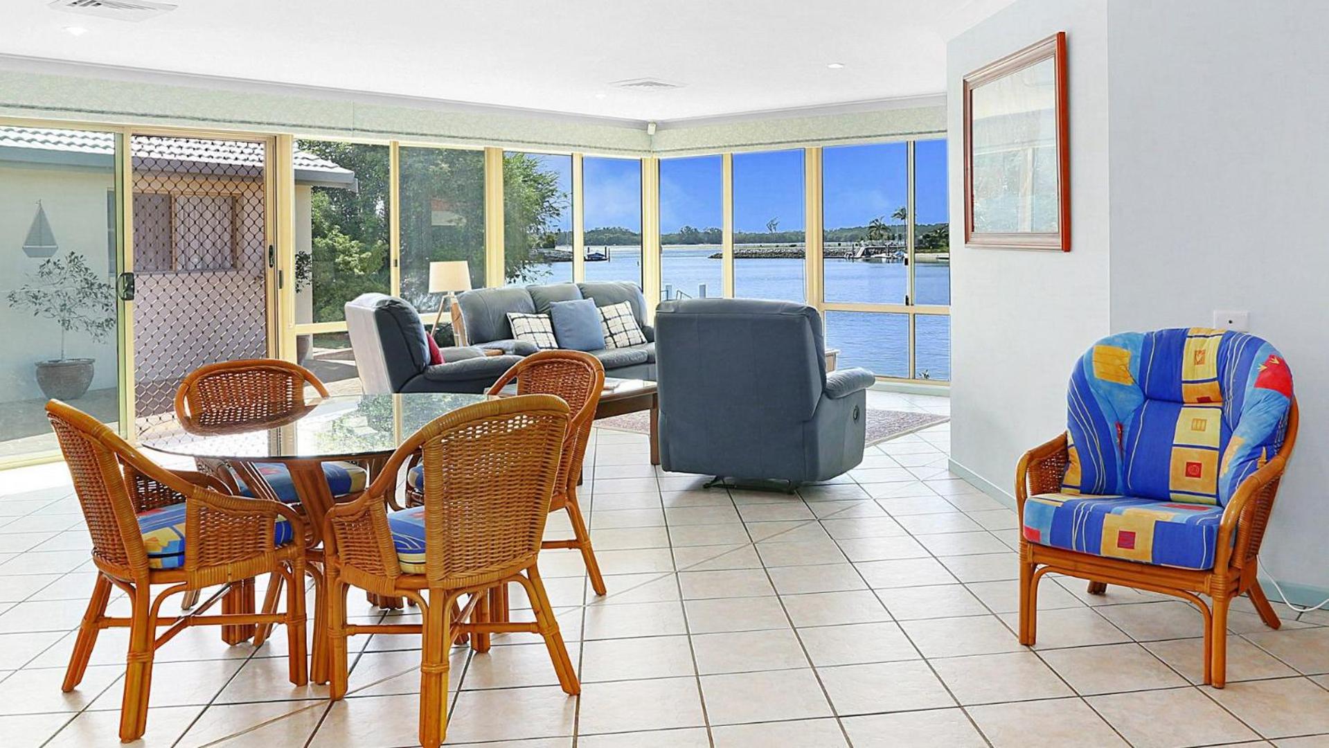 Blue Mariner, 16 Mariners Way