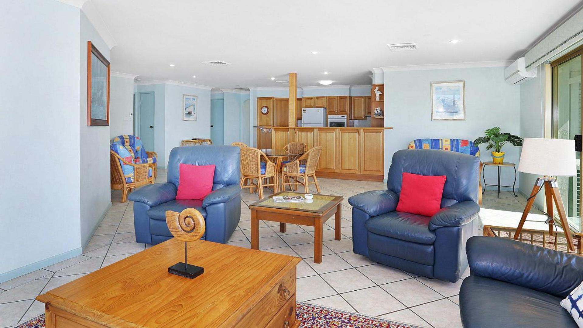 Blue Mariner, 16 Mariners Way
