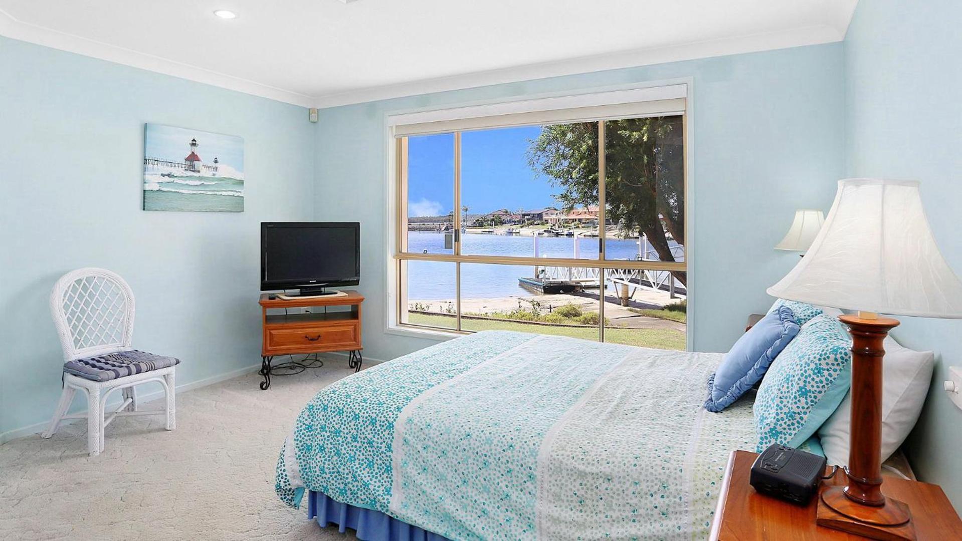Blue Mariner, 16 Mariners Way