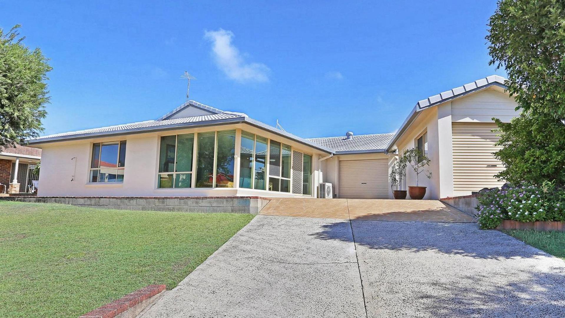 Blue Mariner, 16 Mariners Way