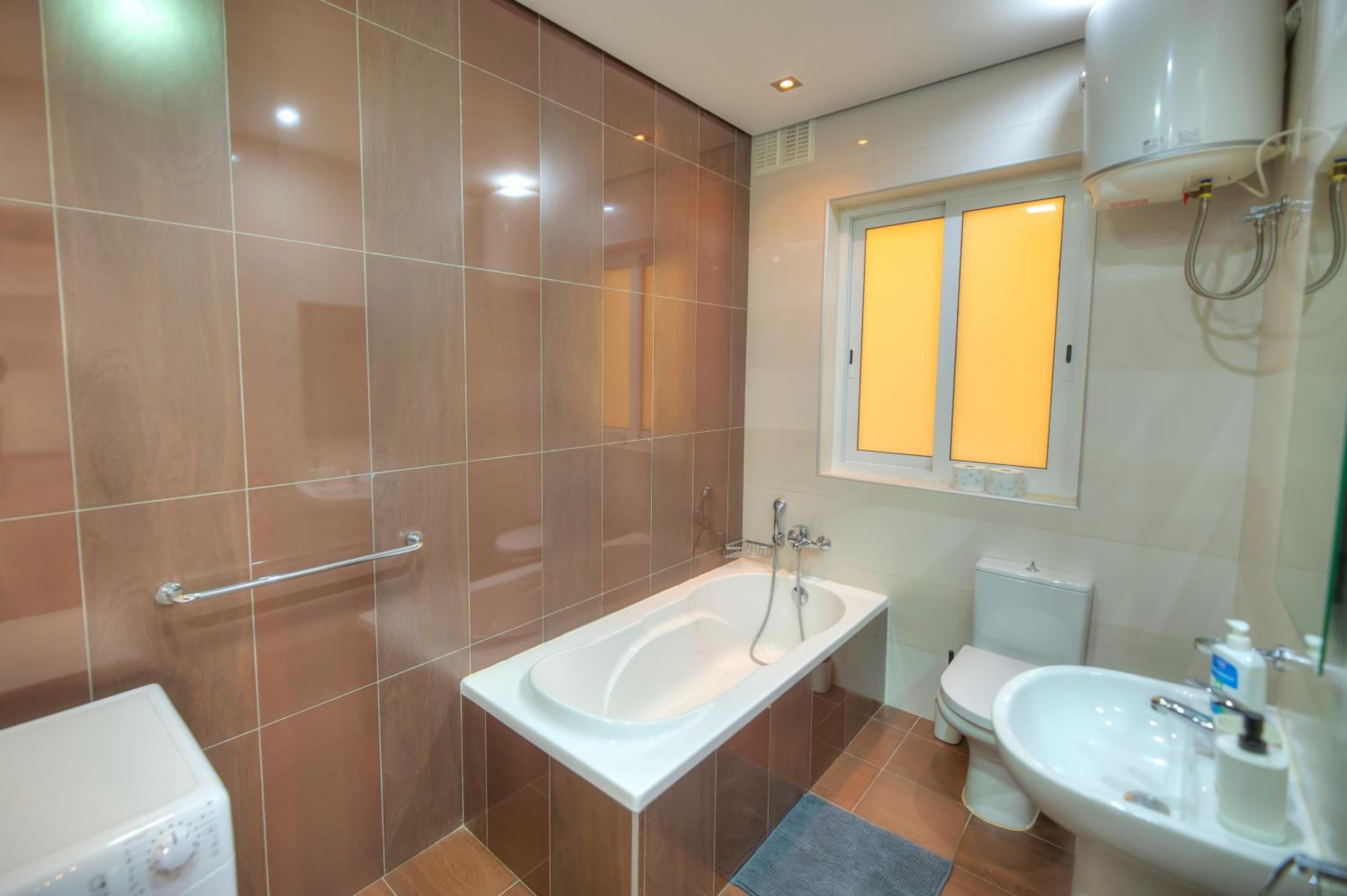 Bright & Large 2bedrooms in Sliema center MPOR1-1 view 5