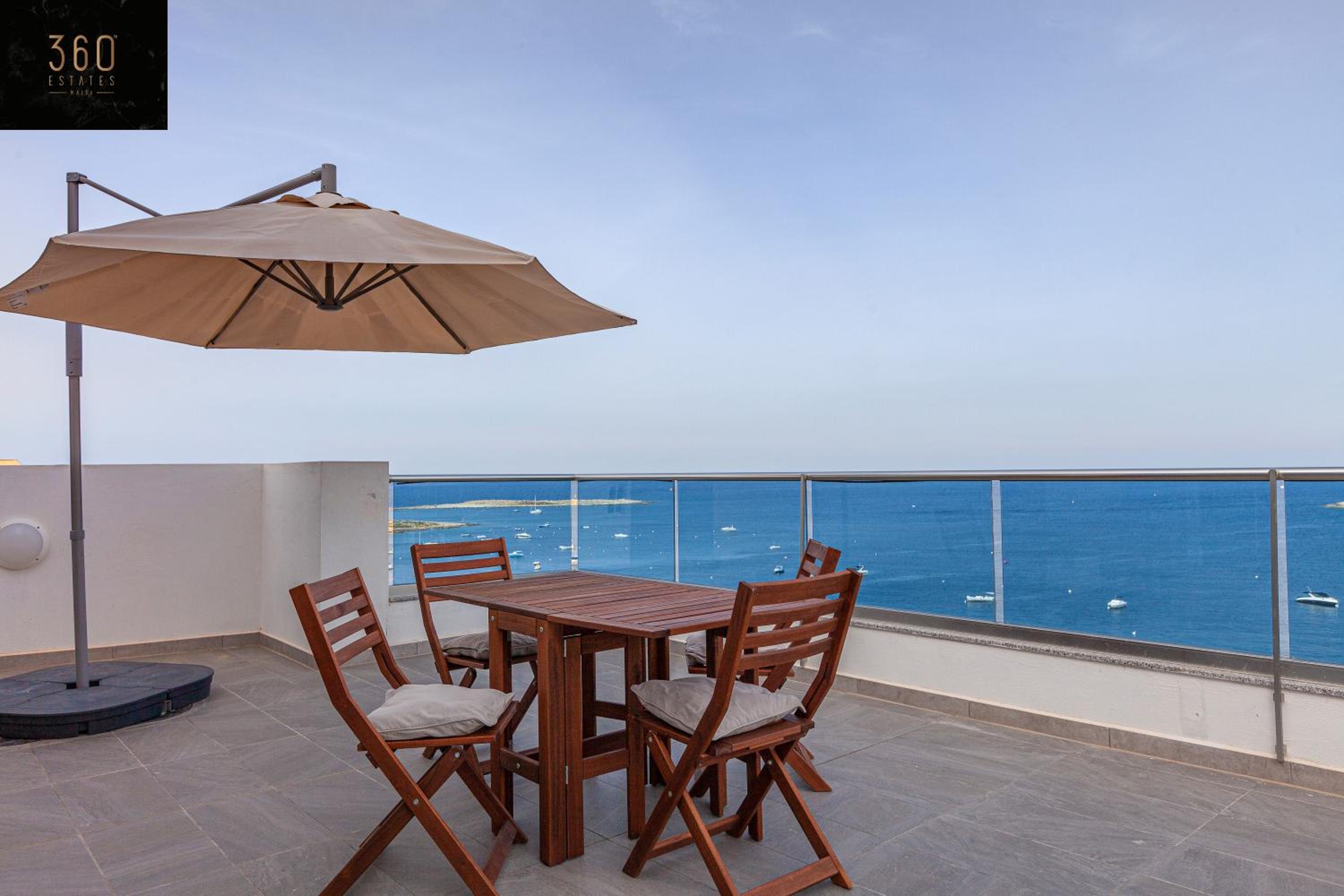 High Floor seafront Penthouse, OPP beach & WIFI AC by 360 Estates photo 1