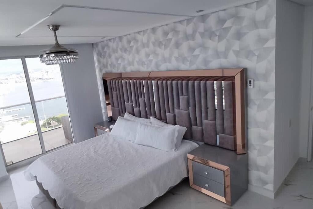 Lujoso apartamento Boca grande Condominio H2