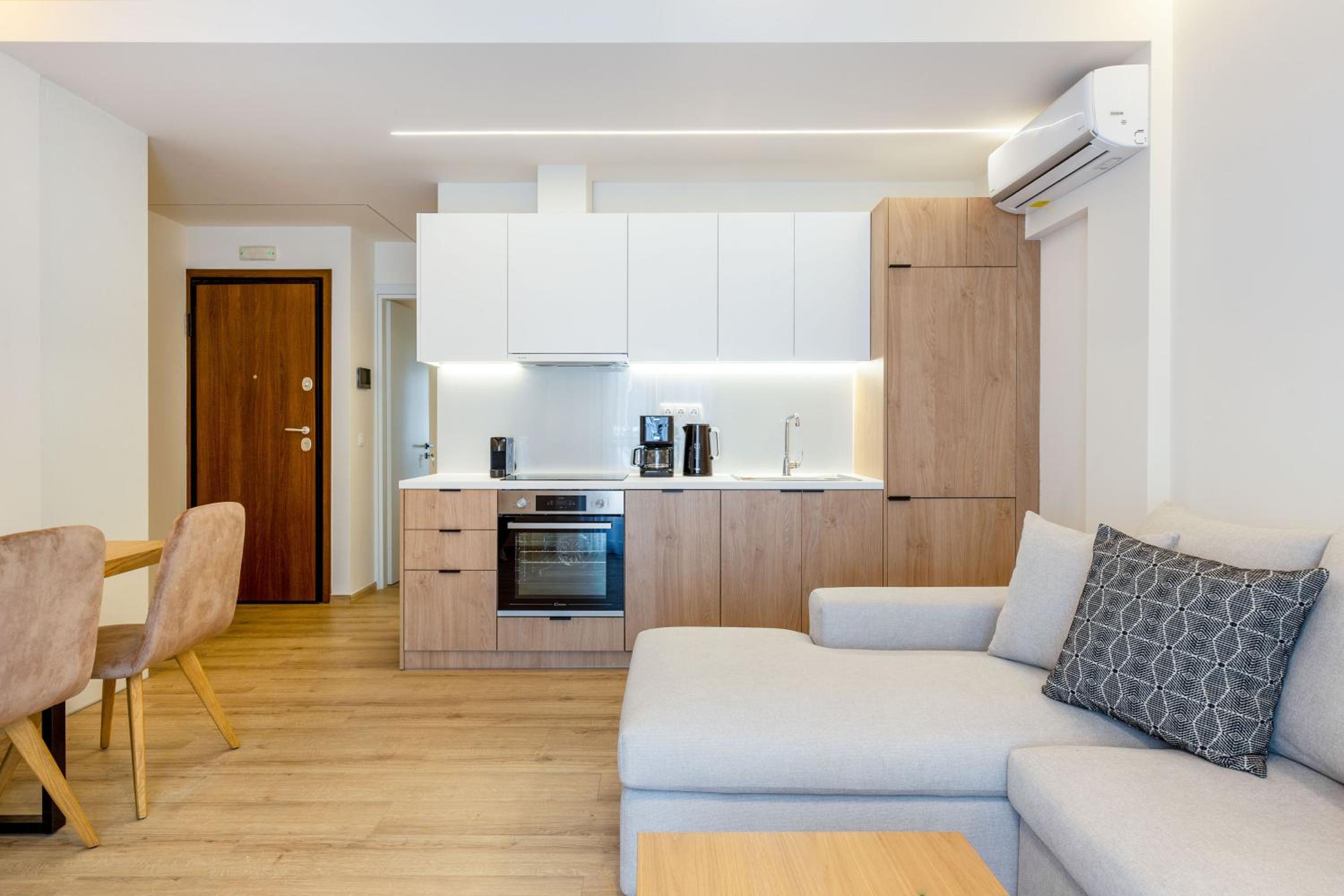 IO SUITES