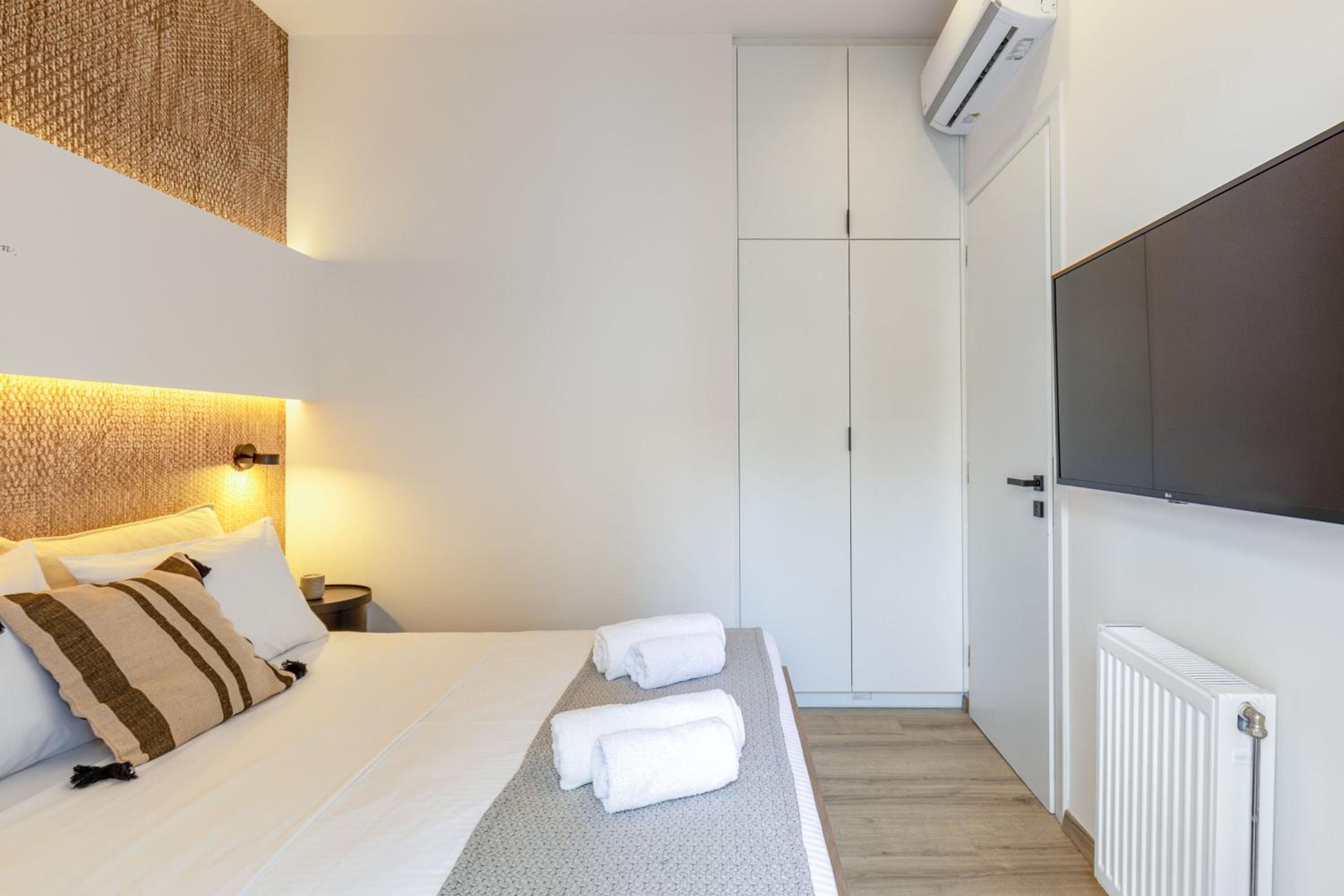 IO SUITES