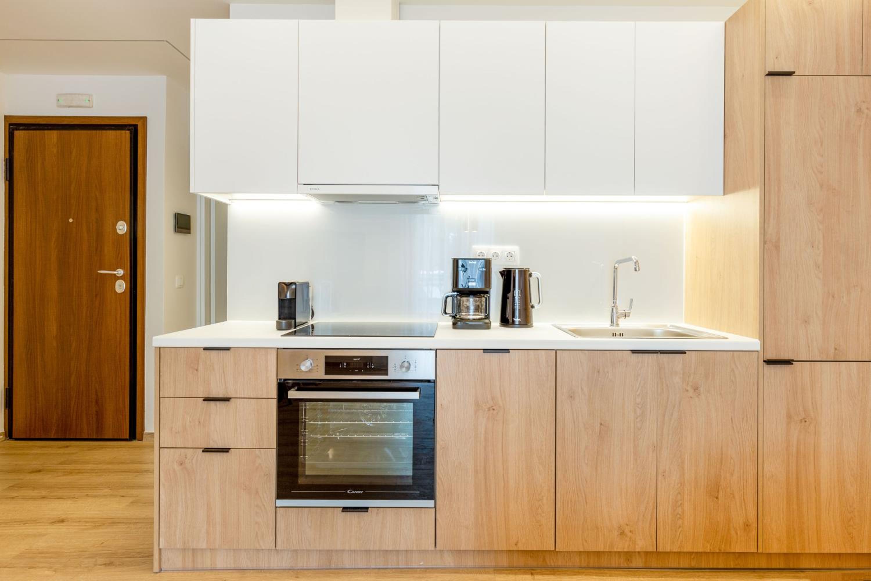 IO SUITES