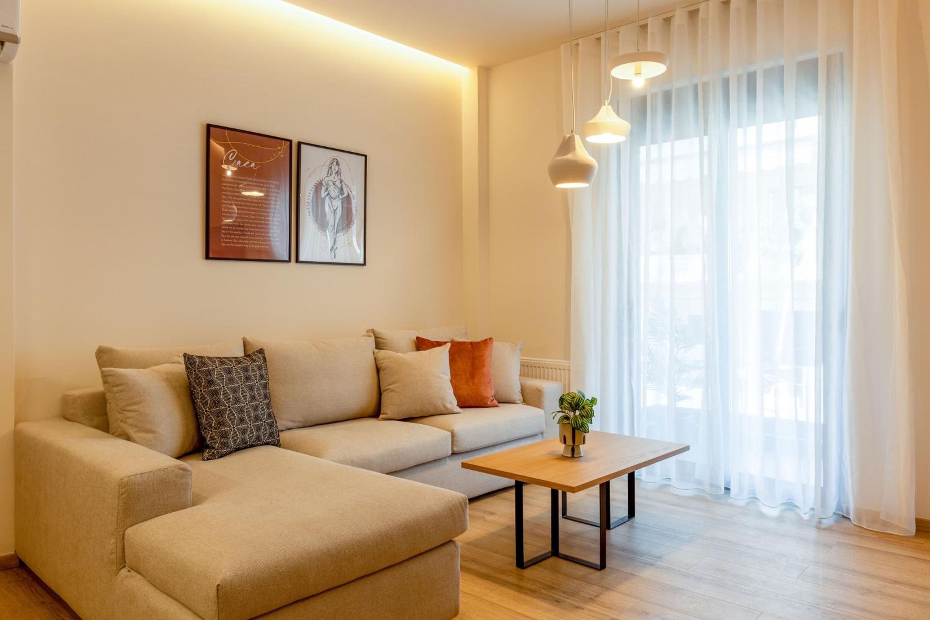 IO SUITES