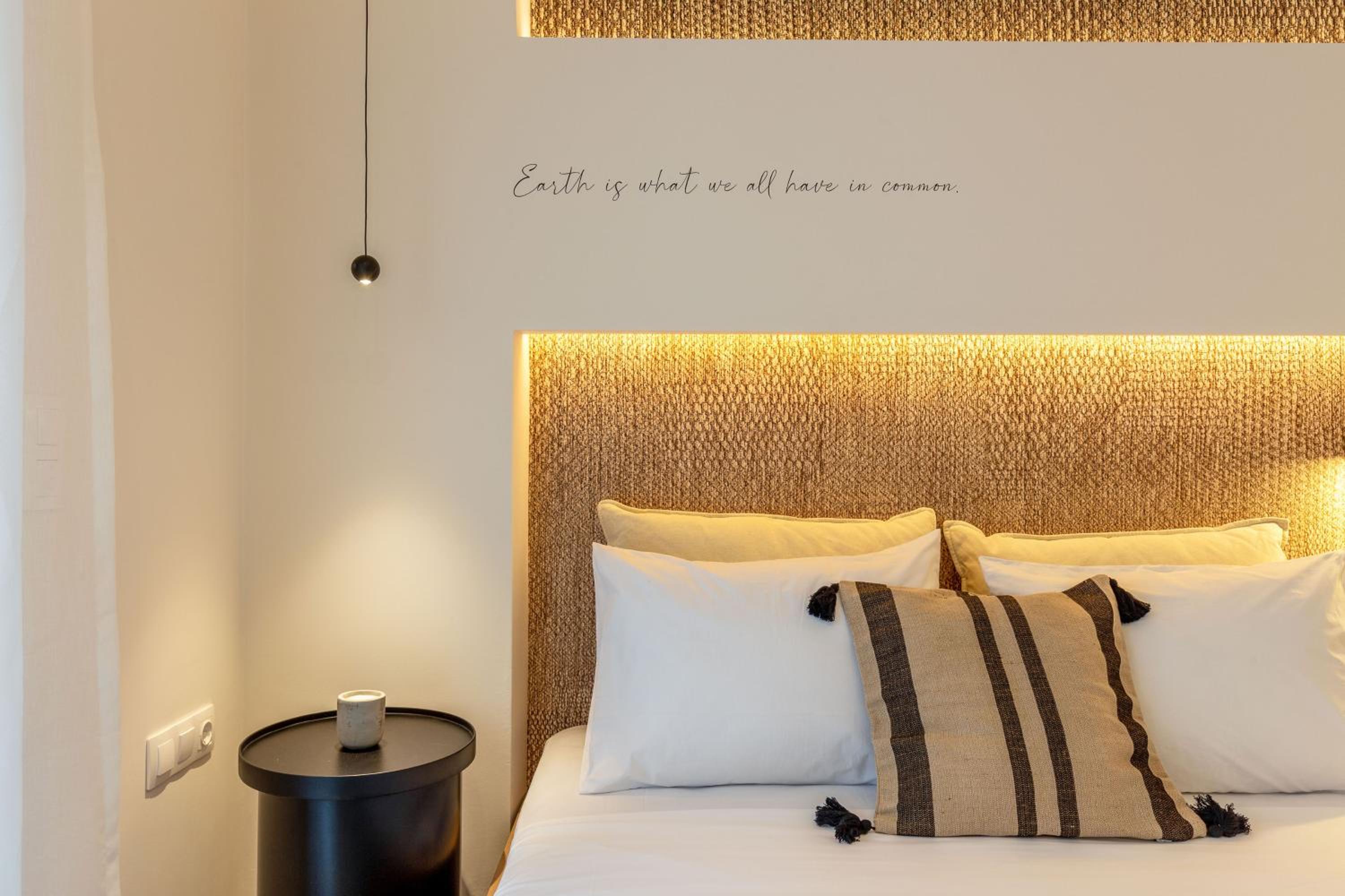 IO SUITES