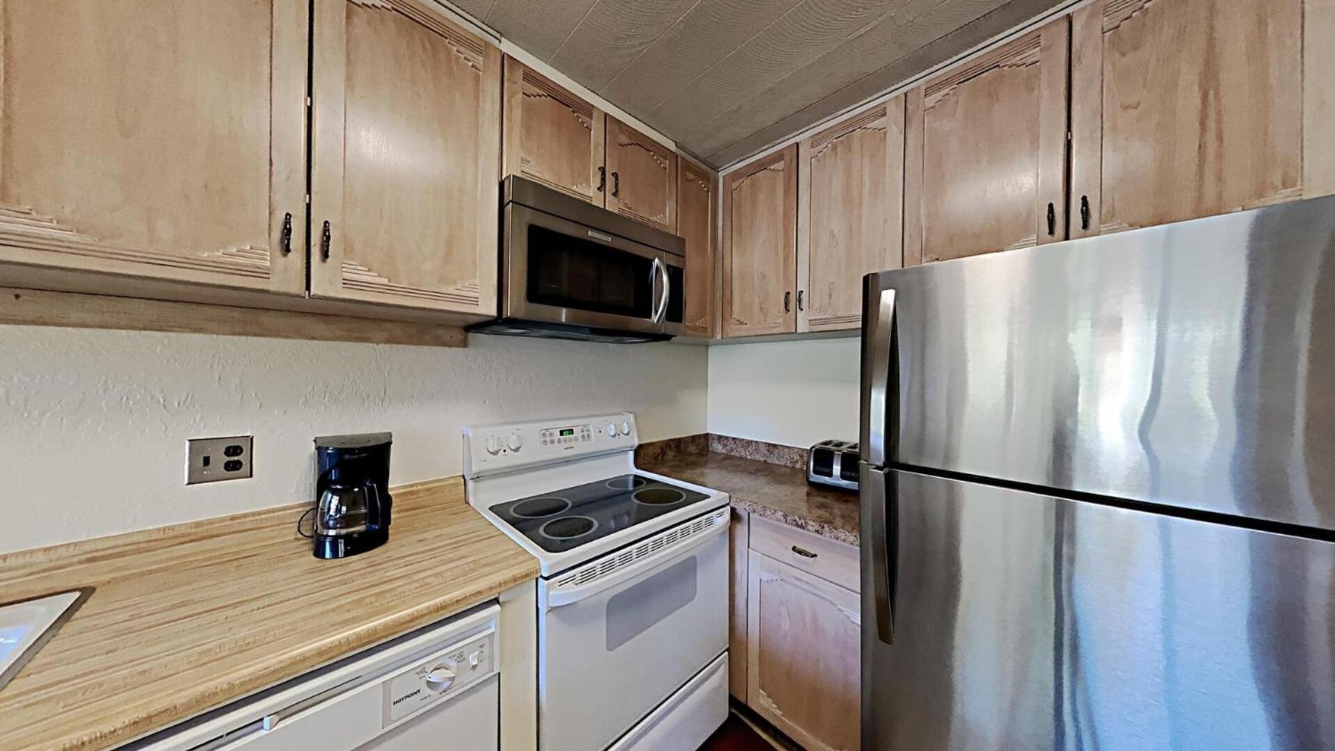 Spacious 2 BR Units at 1849 Condos with FREE Pool, Parking & Wifi view 3