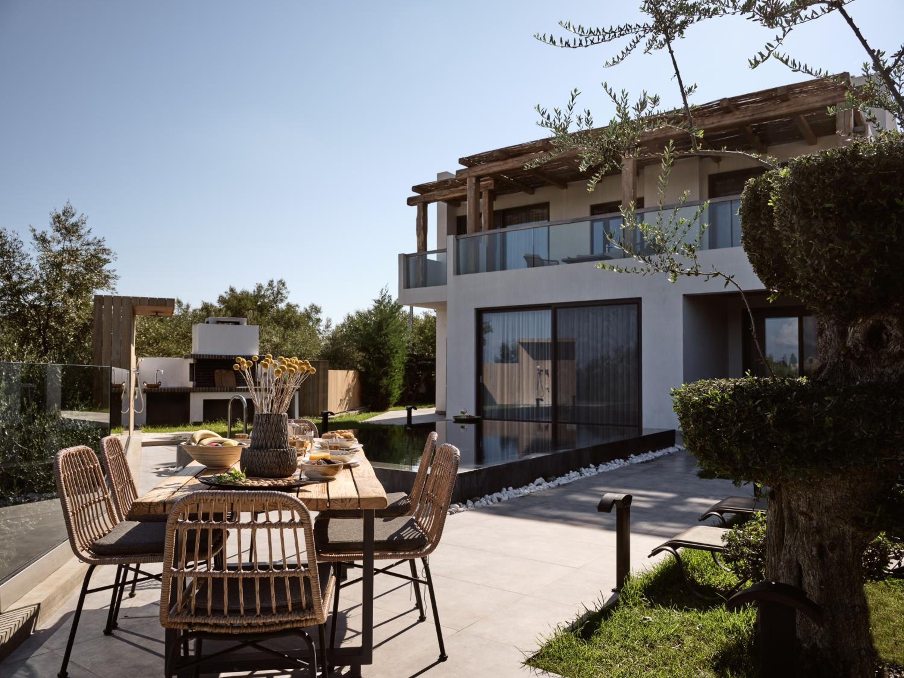 Galena Verde Deluxe SeaView Villas with Heated Pool, By ThinkVilla photo 5