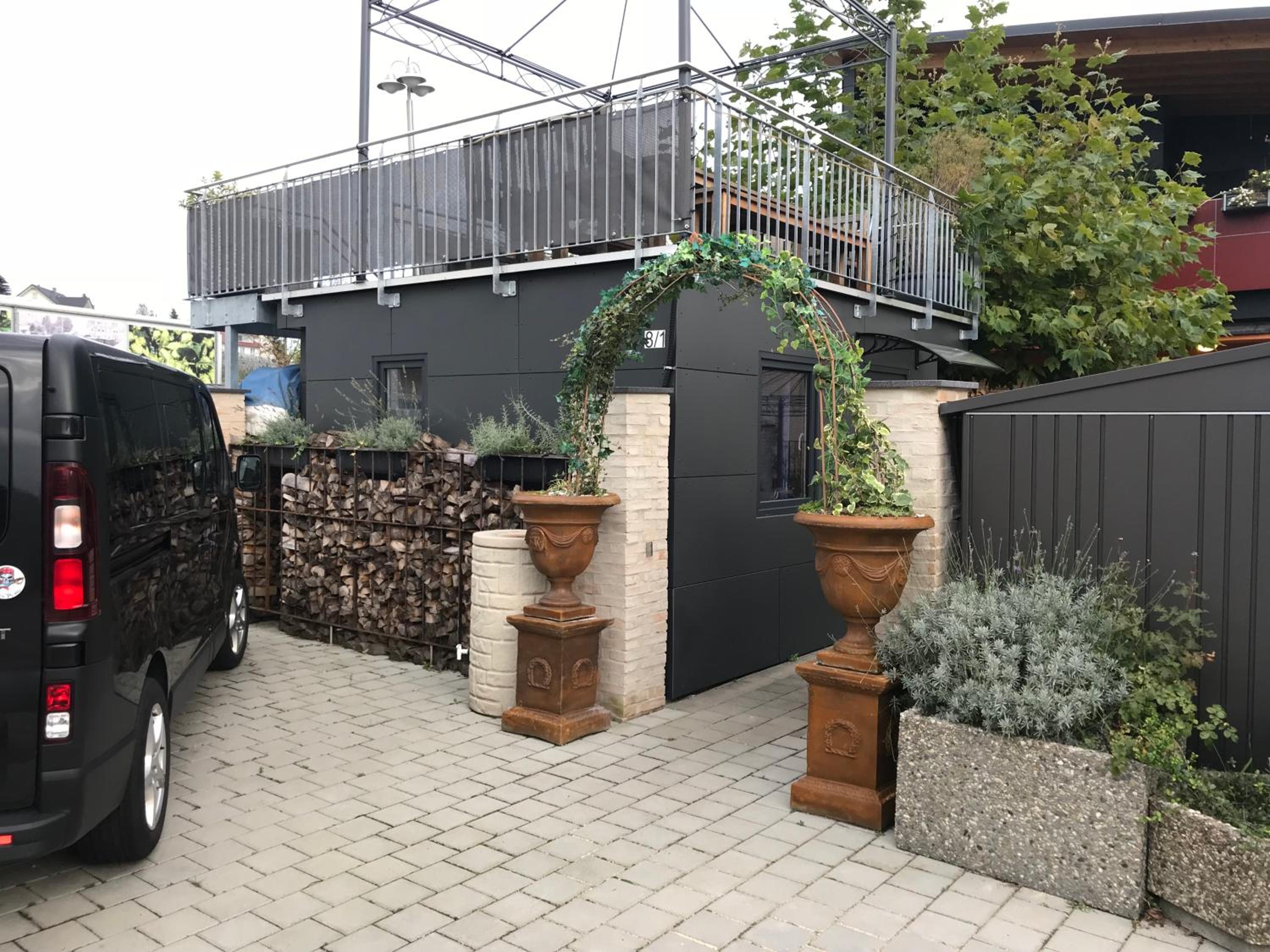 Tiny House Black Pearl