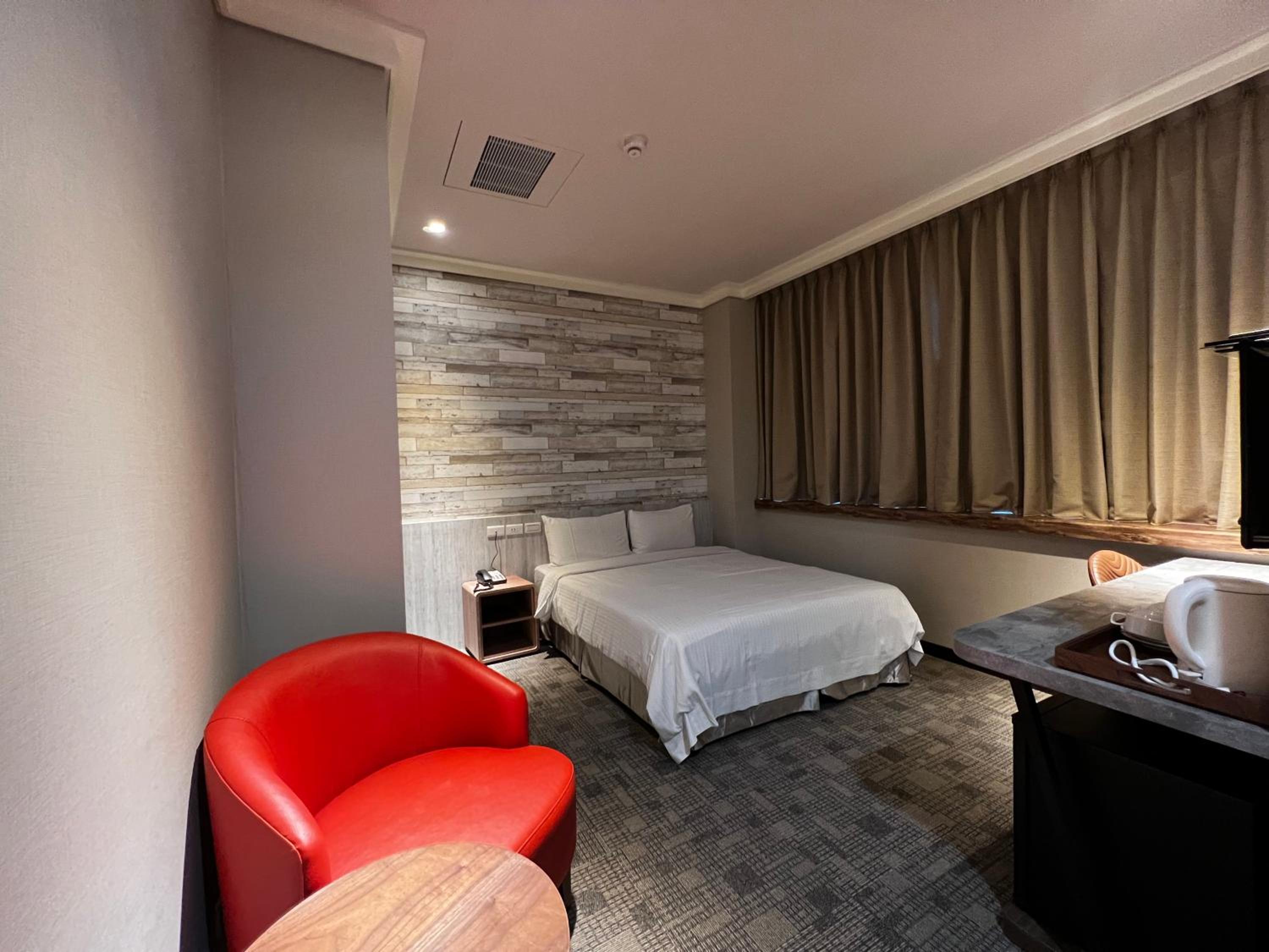 East Dragon Hotel