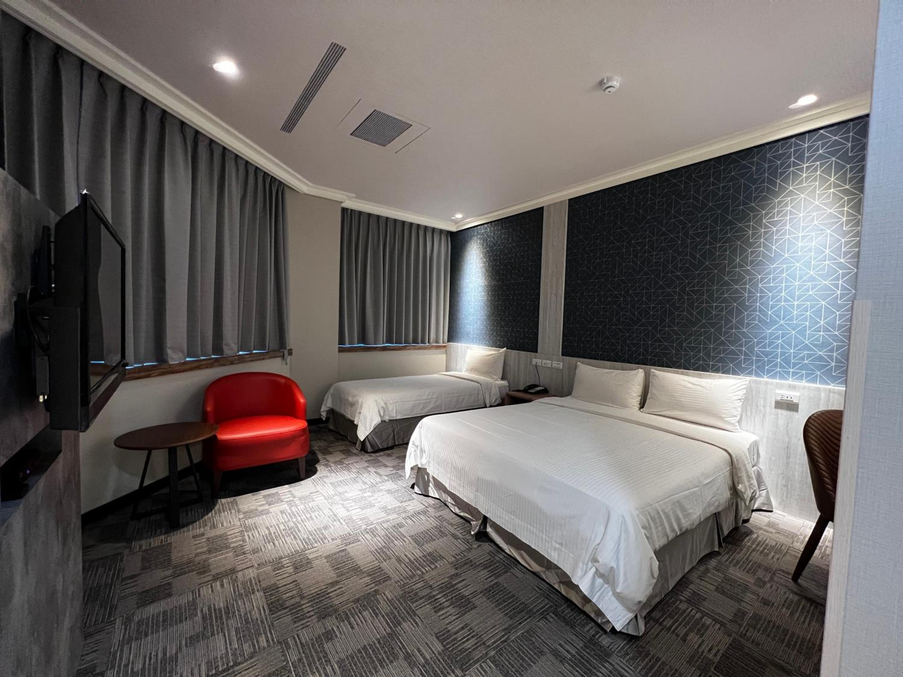 East Dragon Hotel