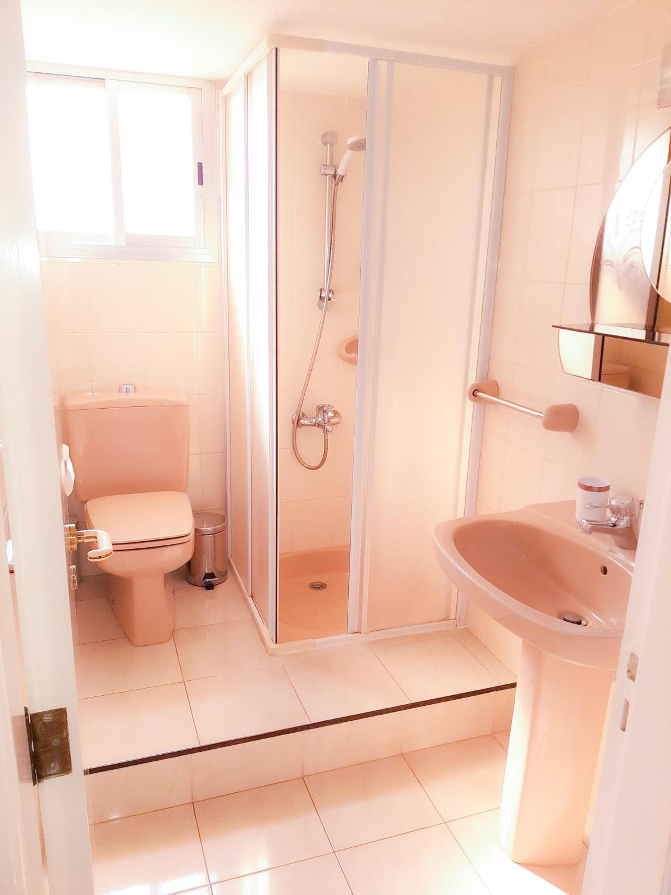 Limassol Vacations - Samson Sea Breeze, 3bed sleeps 6, free WiFi - Property Image 21