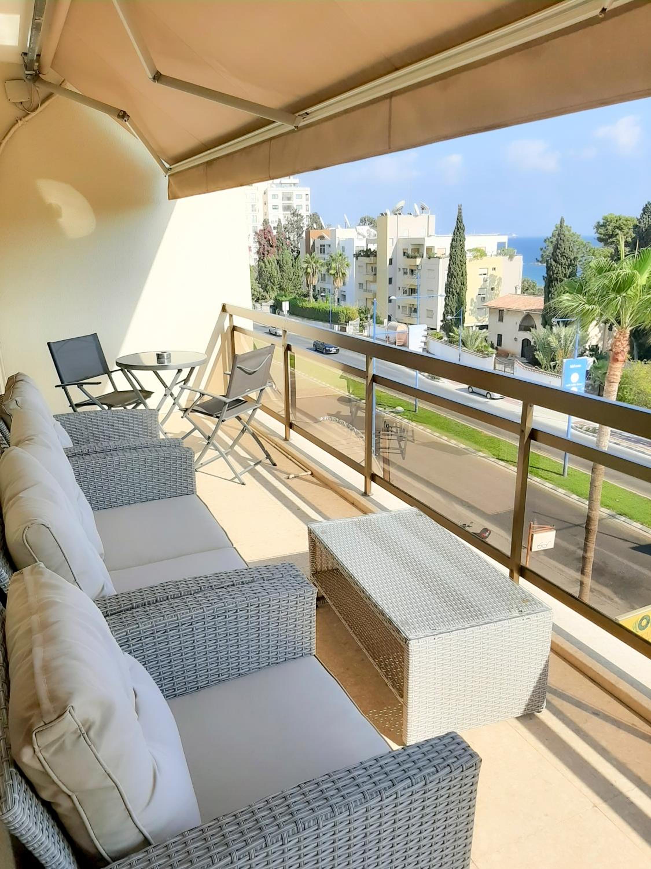 Limassol Vacations - Samson Sea Breeze, 3bed sleeps 6, free WiFi - Property Image 28