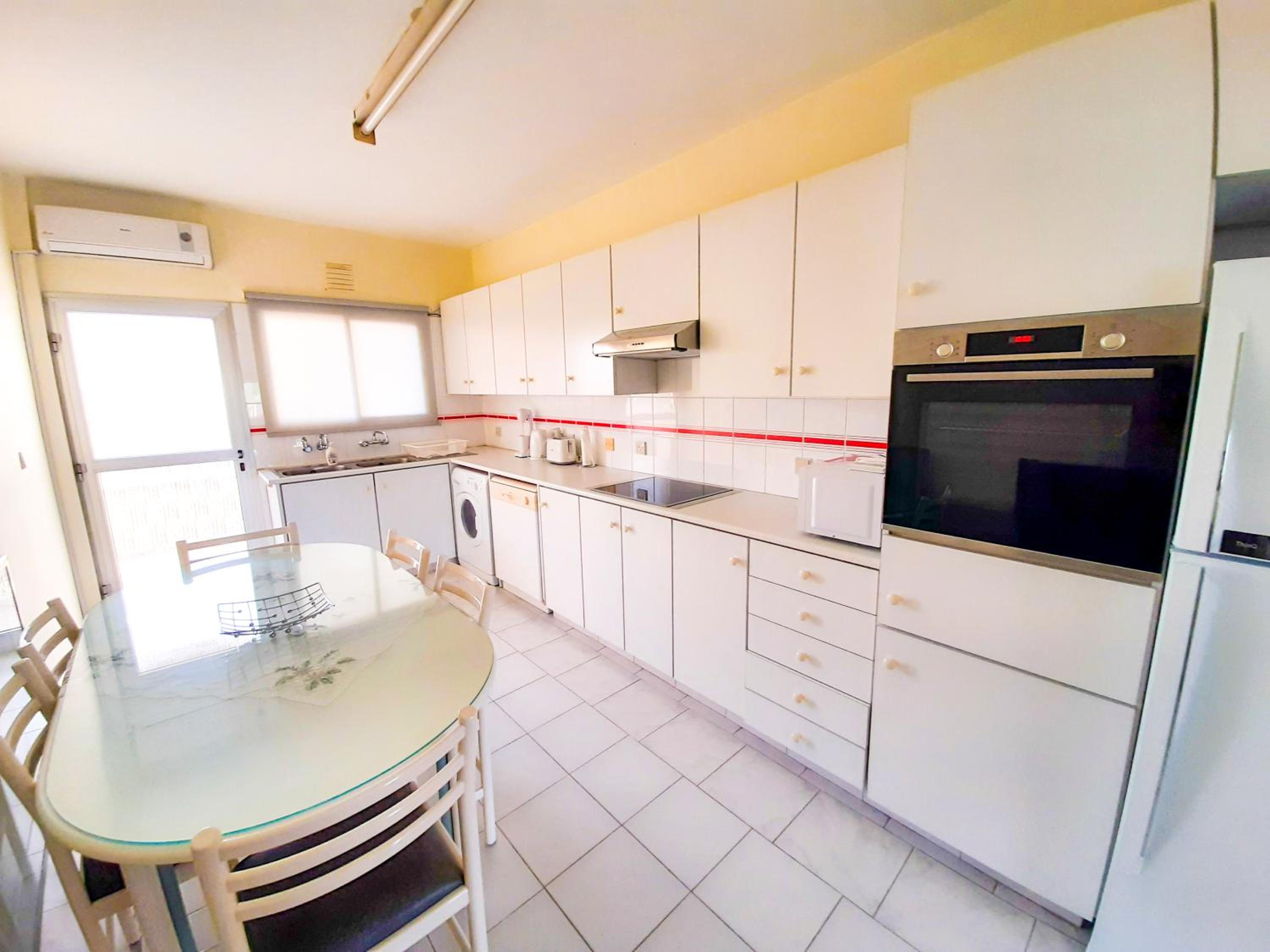 Limassol Vacations - Samson Sea Breeze, 3bed sleeps 6, free WiFi - Property Image 1